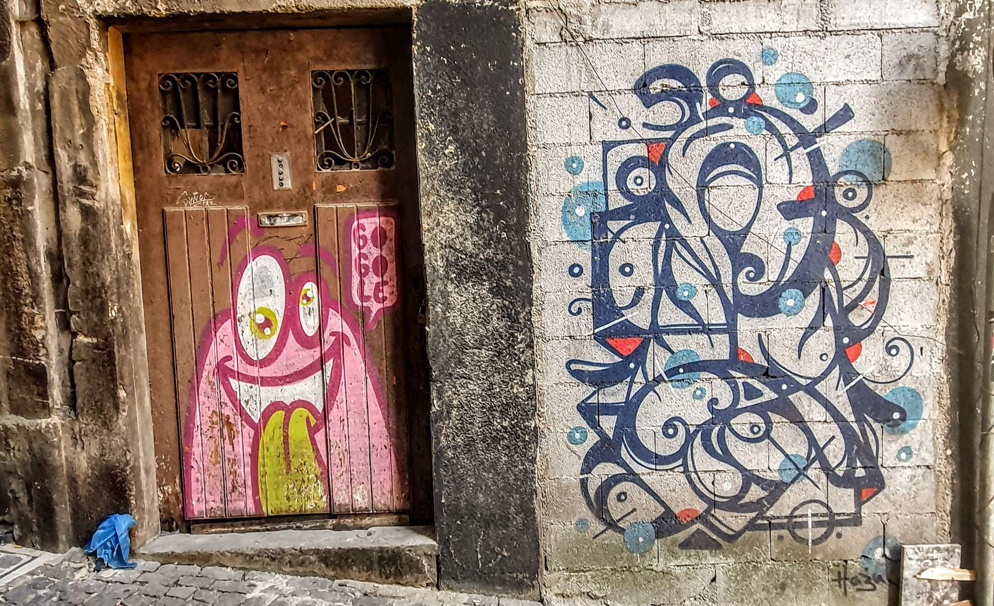 
								Street-art graffiti fresque 
								 
									180 Rua dos Mercadores
									4050-553
									Porto
									Portugal 
									Pat Finder
								Street-Art-Safari.com
								