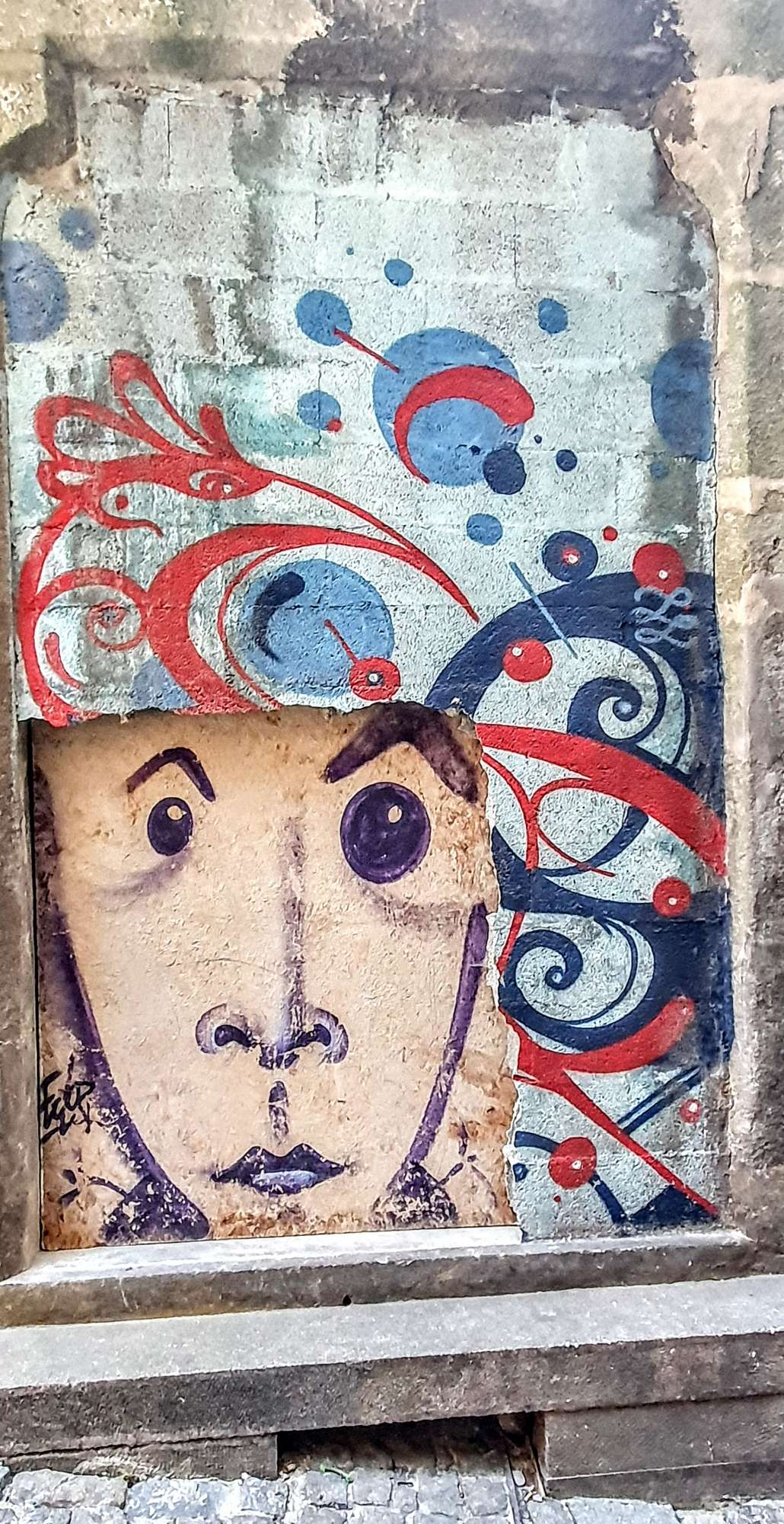 
								Street-art graffiti fresque 
								 
									184 Rua dos Mercadores
									4050-553
									Porto
									Portugal 
									Pat Finder
								Street-Art-Safari.com
								