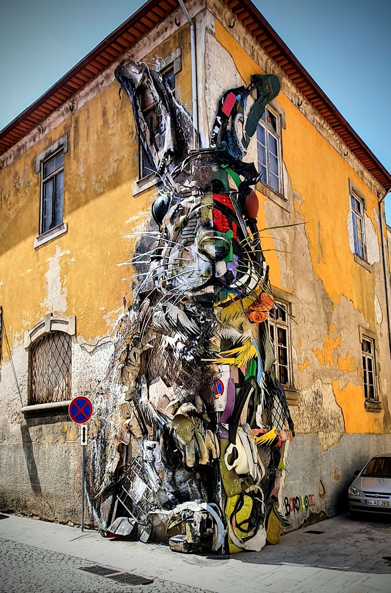 
								Street-art graffiti fresque 
								Arthur Bordalo 
									54 Rua Guilherme Gomes Fernandes
									4400-266
									Vila Nova de Gaia
									Portugal 
									Pat Finder
								Street-Art-Safari.com
								