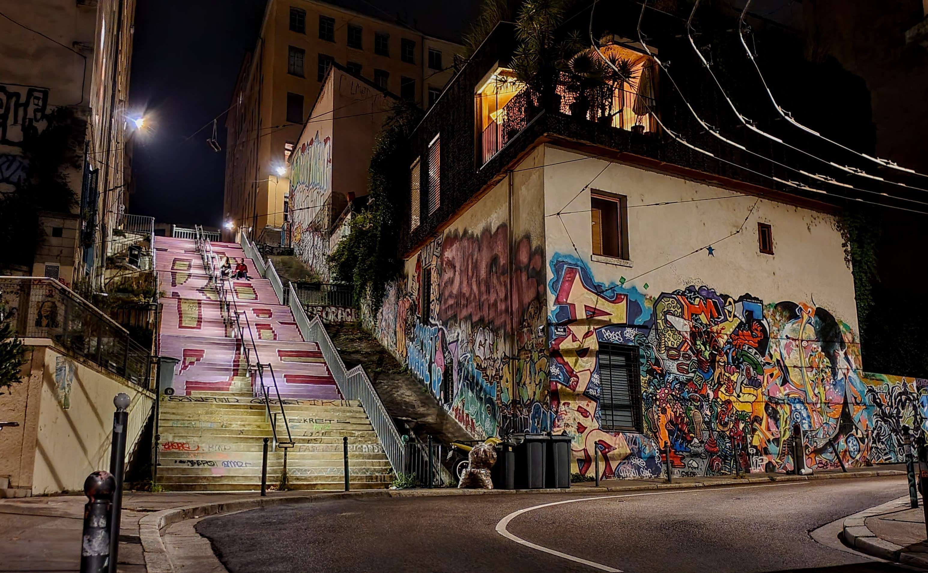 
								Street-art graffiti fresque 
								 
									11 Rue Pouteau
									69001
									Lyon
									France 
									Pat Finder
								Street-Art-Safari.com
								