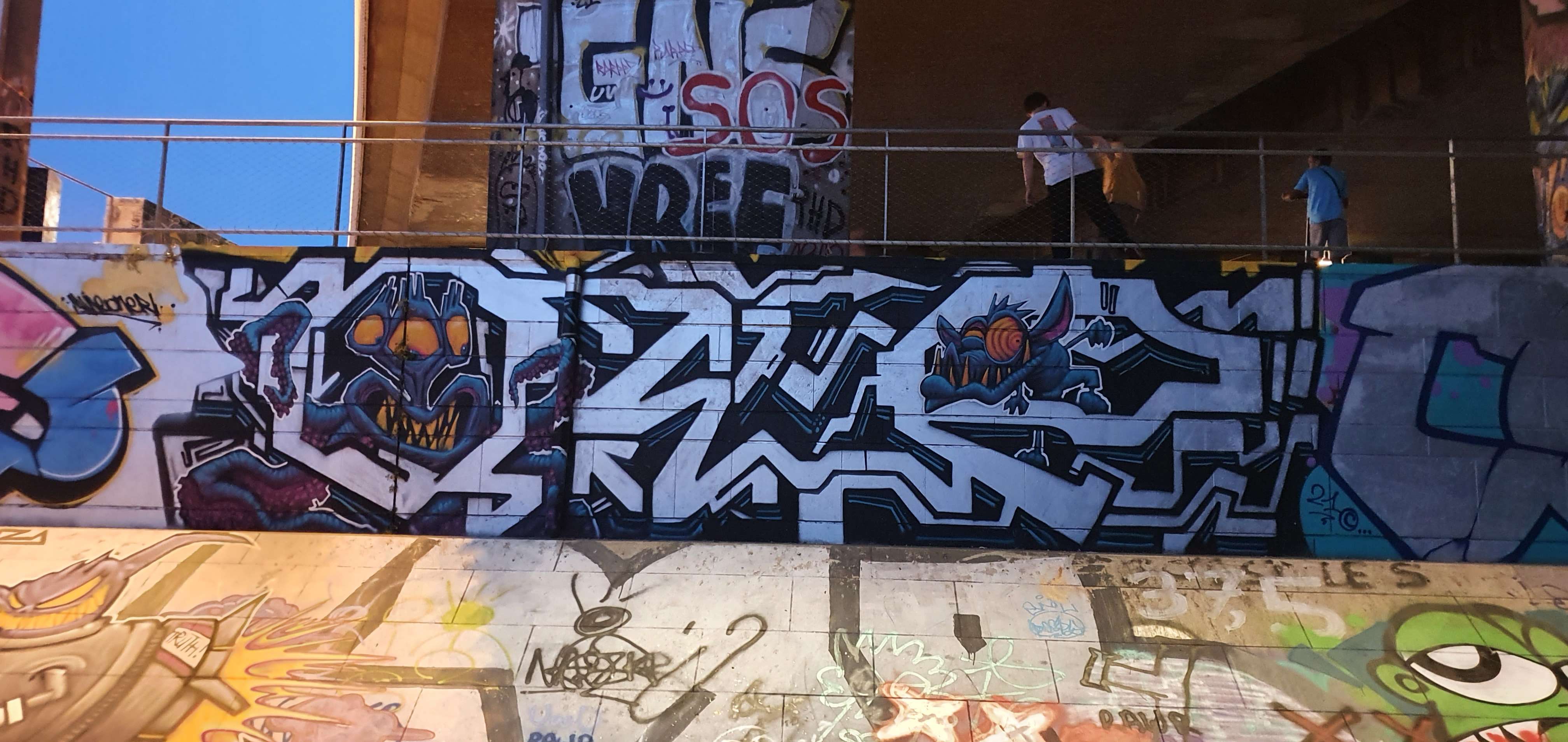 
								Street-art graffiti fresque 
								Skema 
									2 Quai Rambaud
									69002
									Lyon
									France 
									Pat Finder
								Street-Art-Safari.com
								