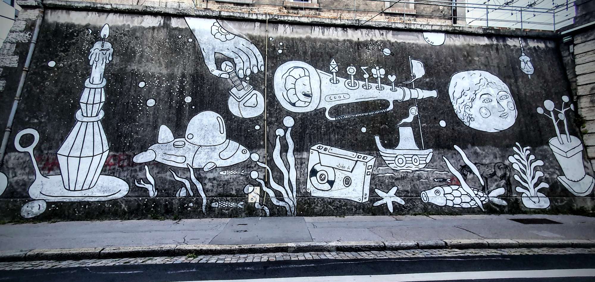 
								Street-art graffiti fresque 
								 
									11 Rue Delandine
									69002
									Lyon
									France 
									Pat Finder
								Street-Art-Safari.com
								