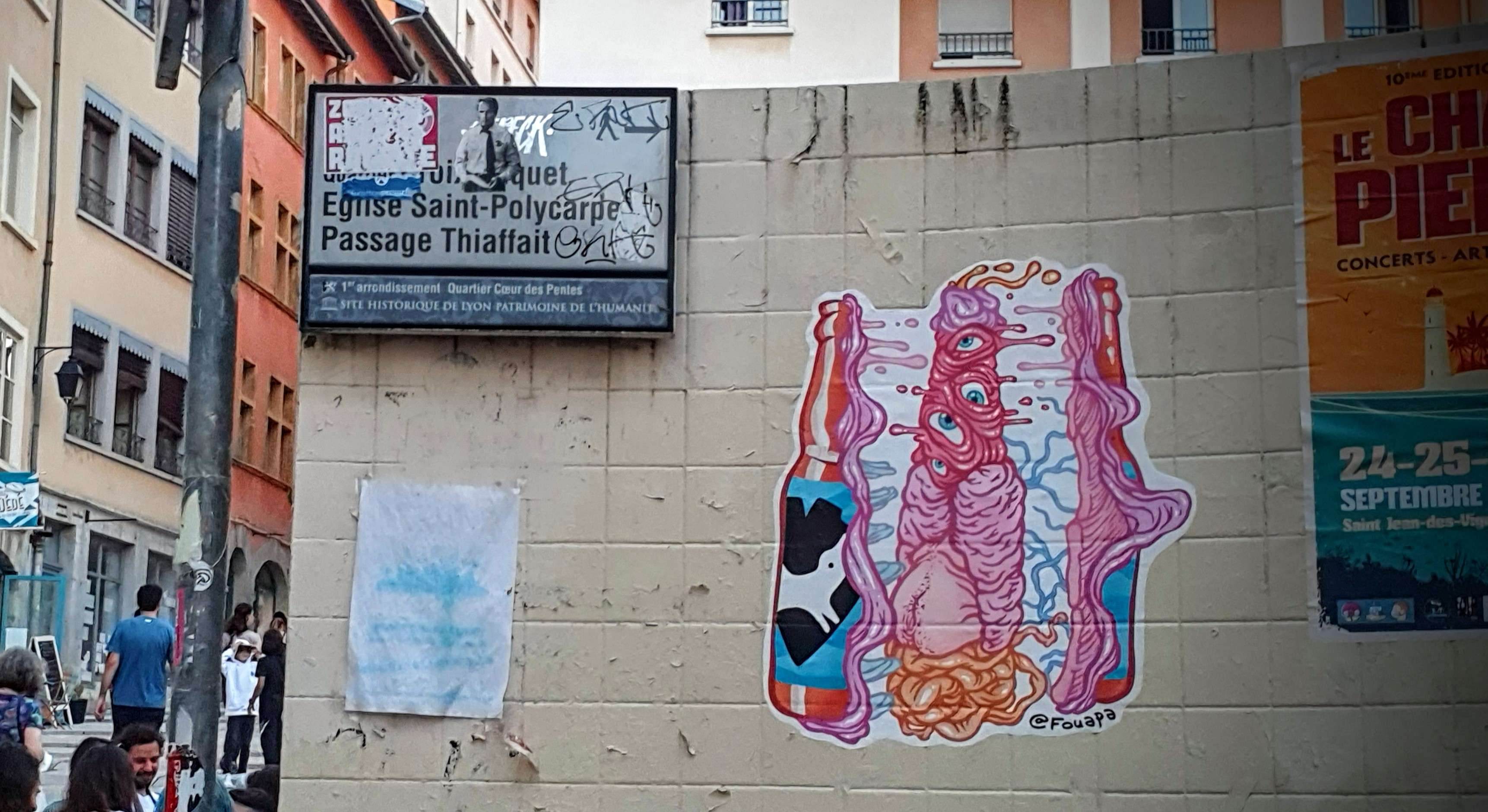 
								Street-art graffiti fresque 
								Fouapa 
									116 Mont&eacute;e de la Grande-C&ocirc;te
									69001
									Lyon
									France 
									Pat Finder
								Street-Art-Safari.com
								