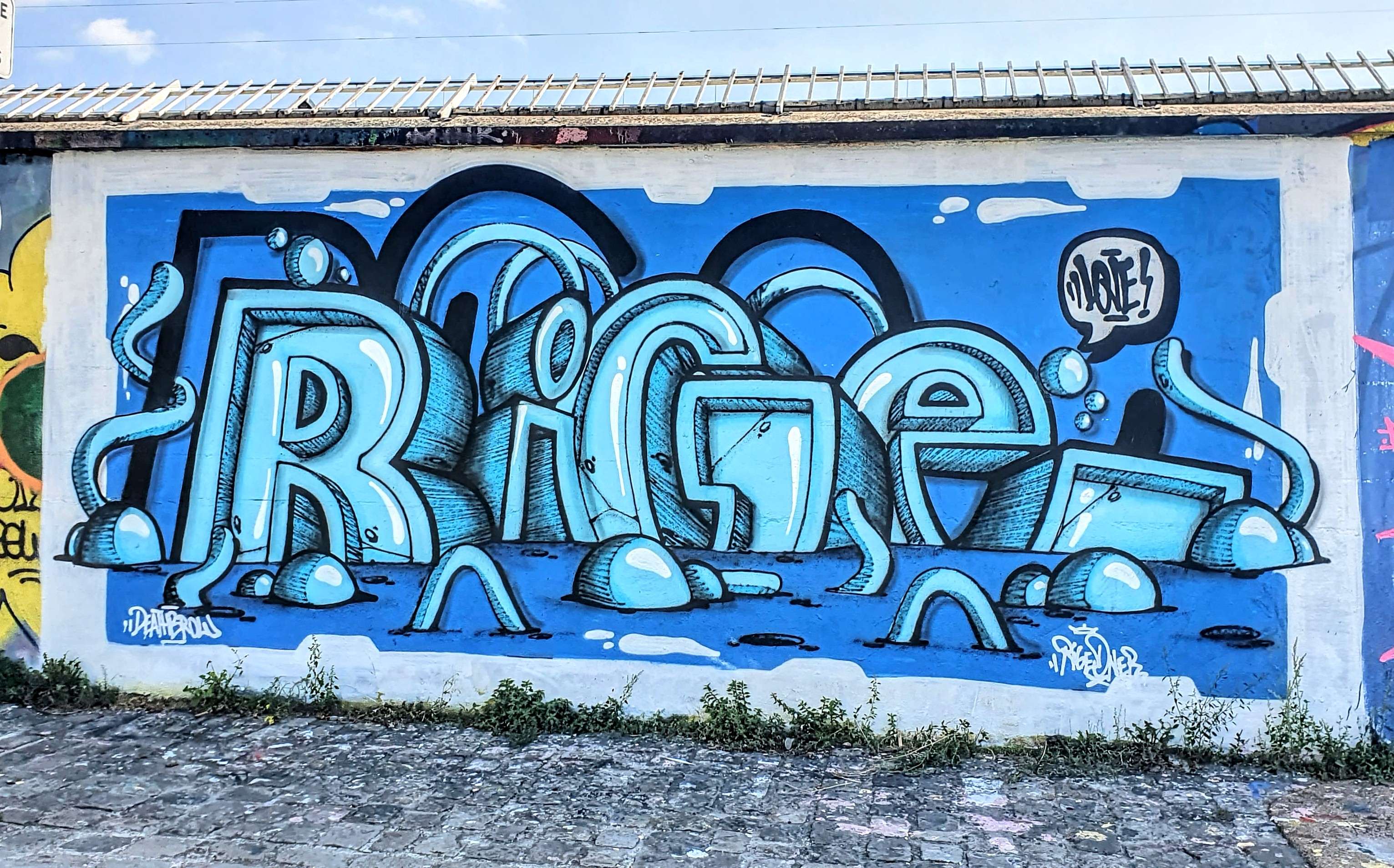 
								Street-art graffiti fresque 
								 
									7 Rue du G&eacute;n&eacute;ral Compans
									93500
									Pantin
									France 
									Pat Finder
								Street-Art-Safari.com
								