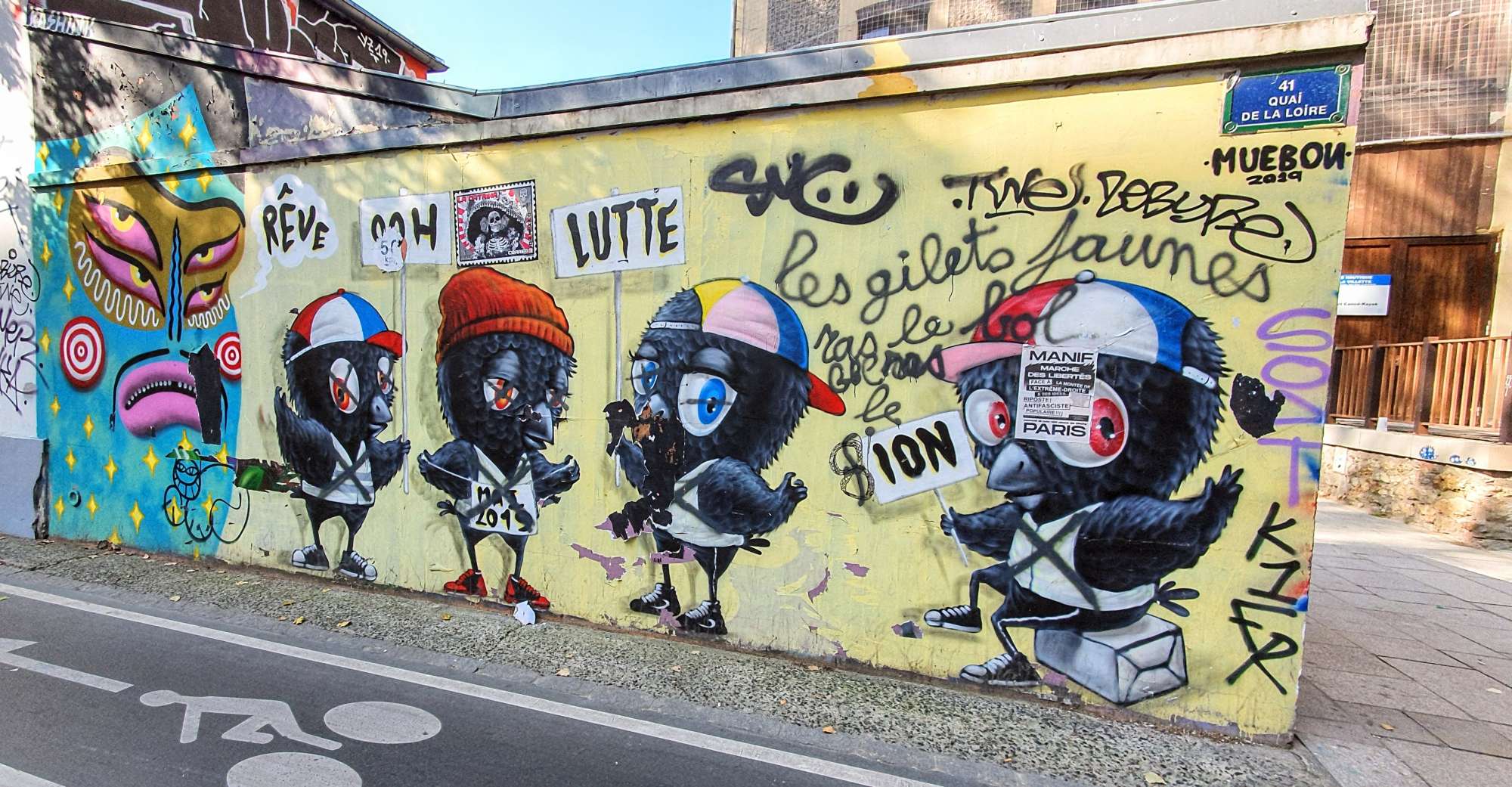 
								Street-art graffiti fresque 
								 
									92 Quai de la Loire
									75019
									Paris
									France 
									Pat Finder
								Street-Art-Safari.com
								