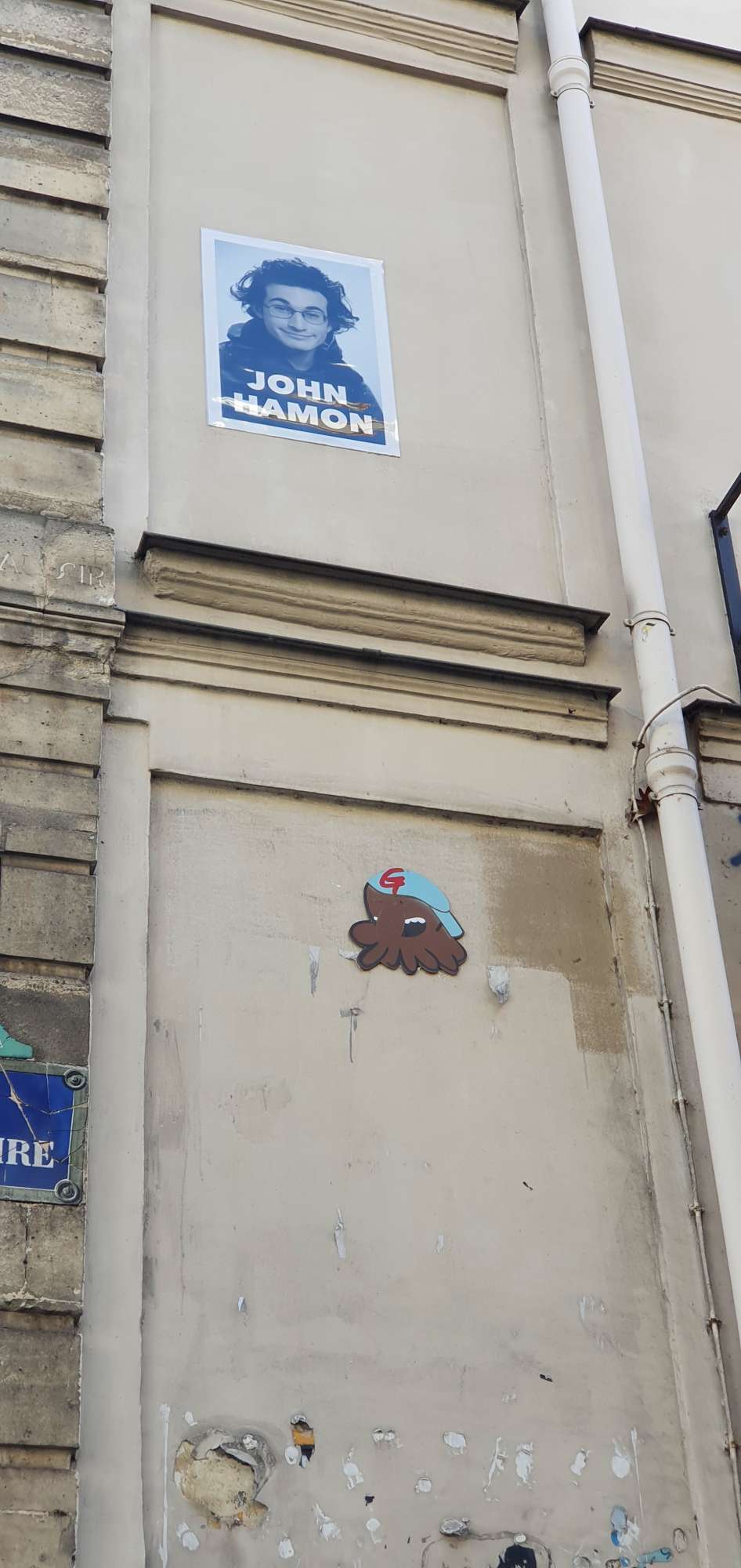 
								Street-art graffiti fresque 
								GZUP, John Hamon 
									13 Boulevard Beaumarchais
									75004
									Paris
									France 
									Pat Finder
								Street-Art-Safari.com
								