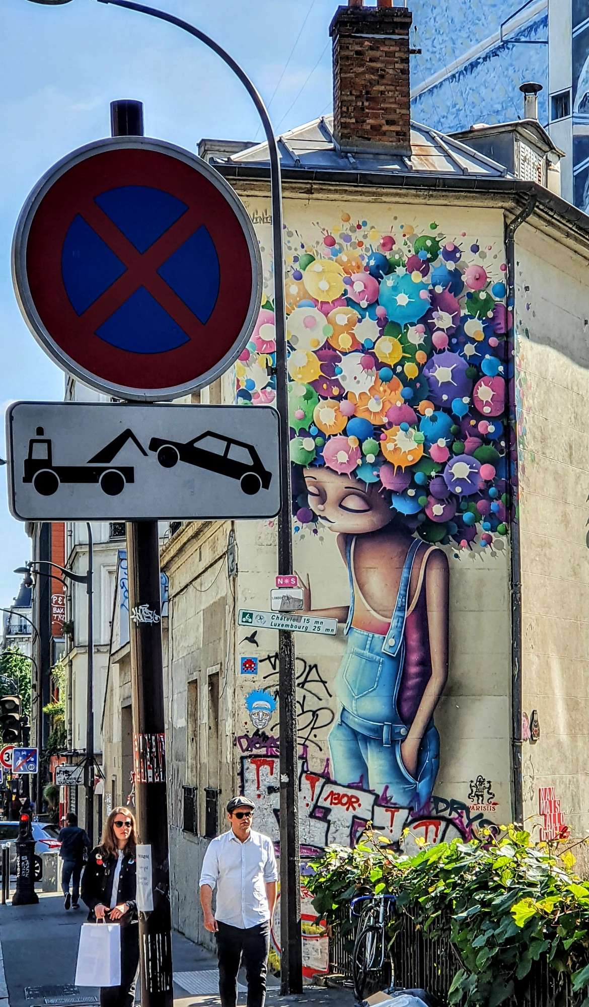 
								Street-art graffiti fresque 
								Vinie 
									20 Rue des Vinaigriers
									75010
									Paris
									France 
									Pat Finder
								Street-Art-Safari.com
								