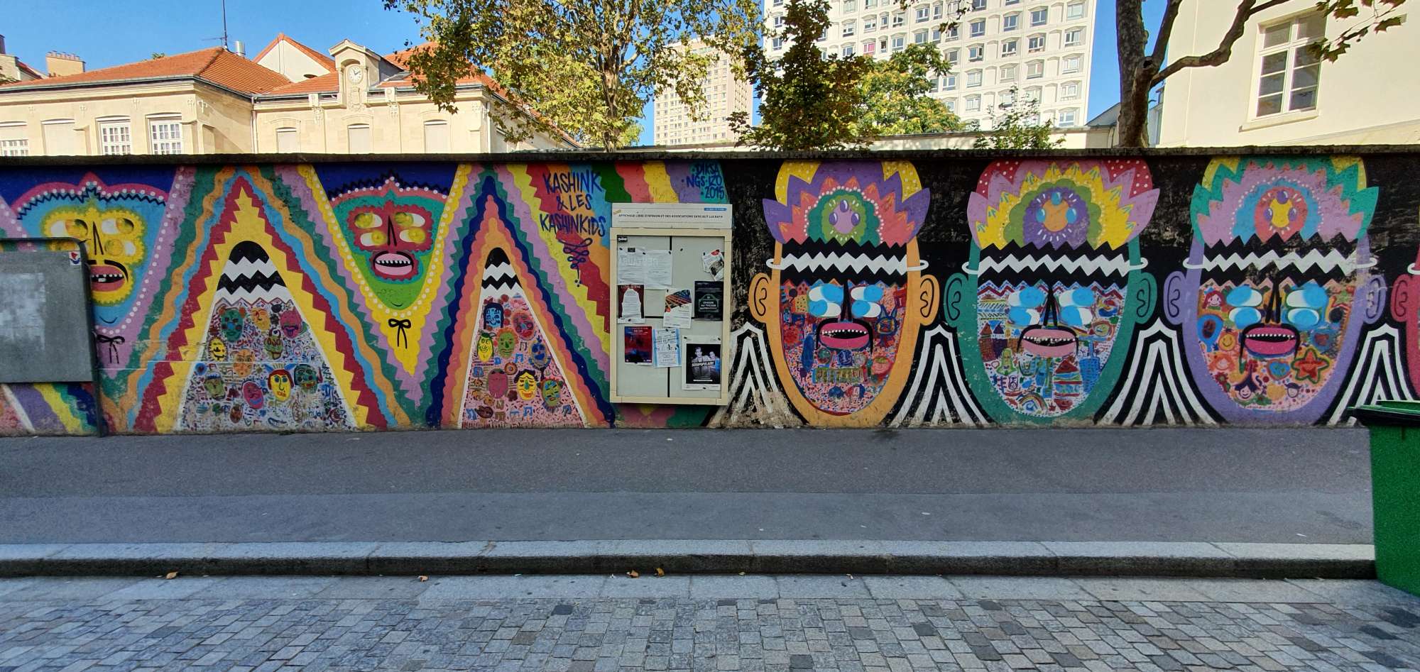 
								Street-art graffiti fresque 
								Kashink 
									36 Rue Vandrezanne
									75013
									Paris
									France 
									Pat Finder
								Street-Art-Safari.com
								