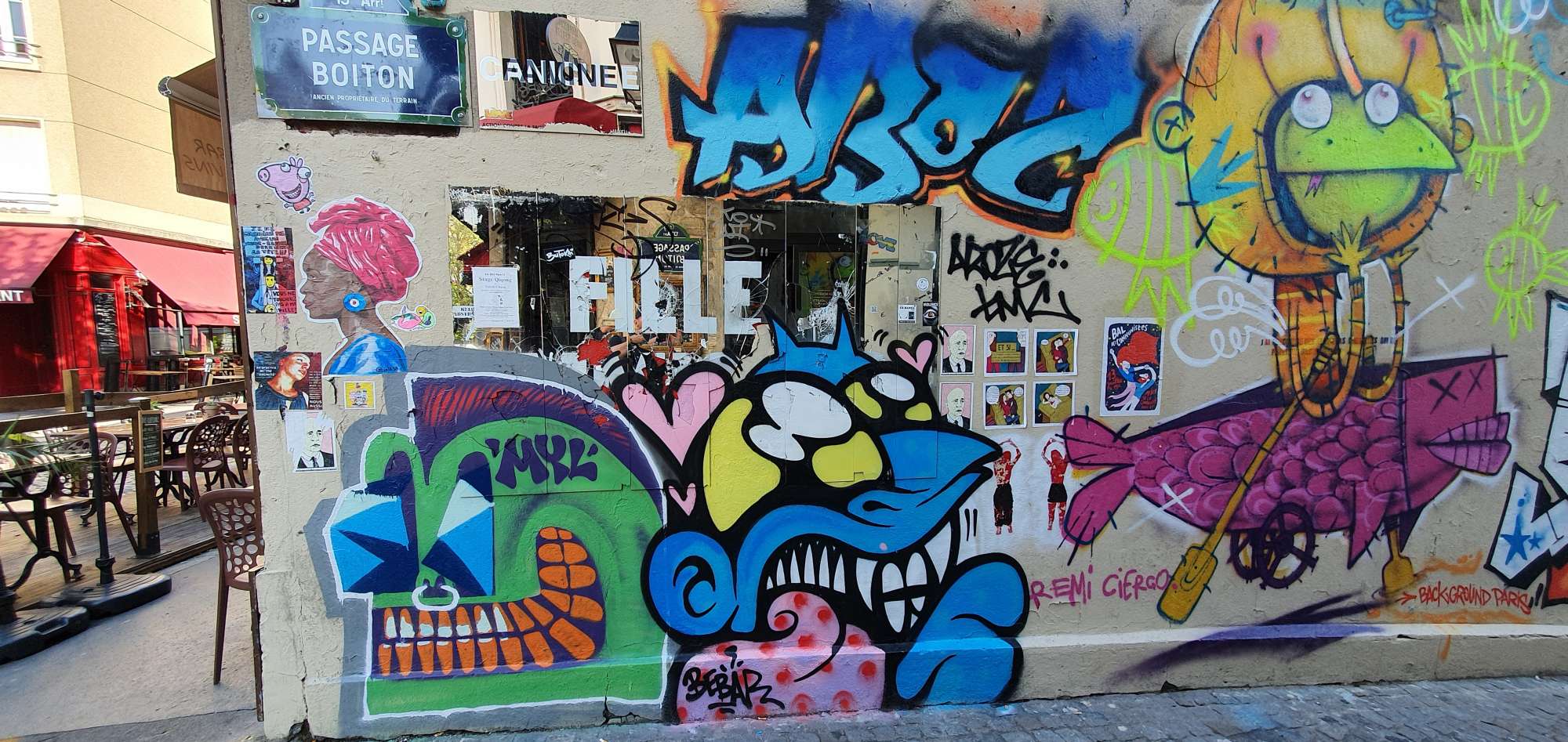 
								Street-art graffiti fresque 
								Bebar, Myl, R&eacute;mi CIERCO 
									13 Rue de la Butte aux Cailles
									75013
									Paris
									France 
									Pat Finder
								Street-Art-Safari.com
								