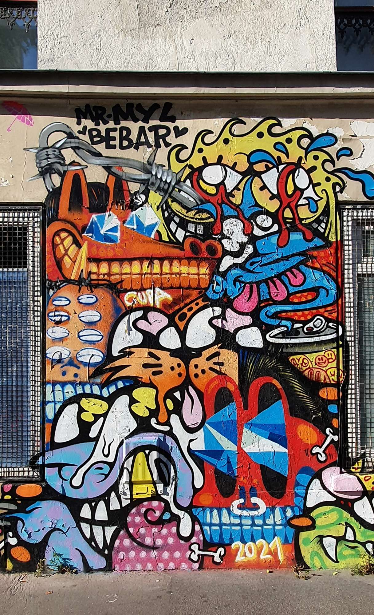 
								Street-art graffiti fresque 
								Bebar, Myl 
									17 Rue de la Butte aux Cailles
									75013
									Paris
									France 
									Pat Finder
								Street-Art-Safari.com
								