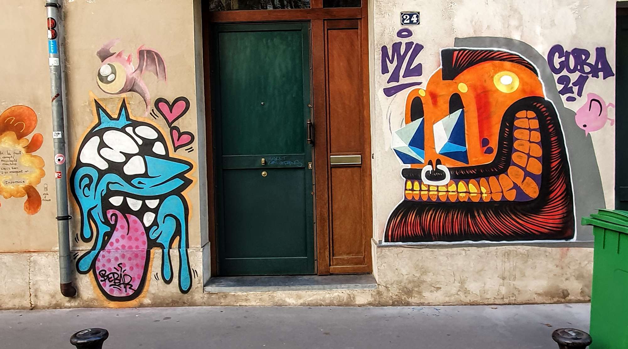 
								Street-art graffiti fresque 
								Bebar, Myl 
									23 Rue Buot
									75013
									Paris
									France 
									Pat Finder
								Street-Art-Safari.com
								