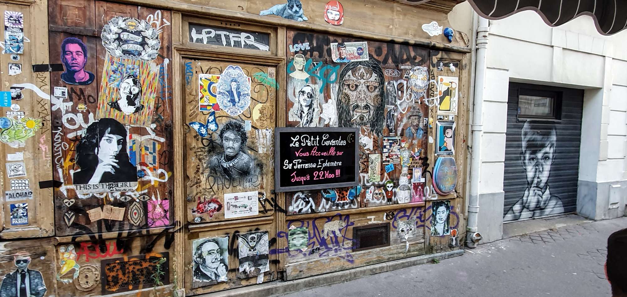 
								Street-art graffiti fresque 
								Silex, Zabou 
									29 Rue des cinq Diamants
									75013
									Paris
									France 
									Pat Finder
								Street-Art-Safari.com
								