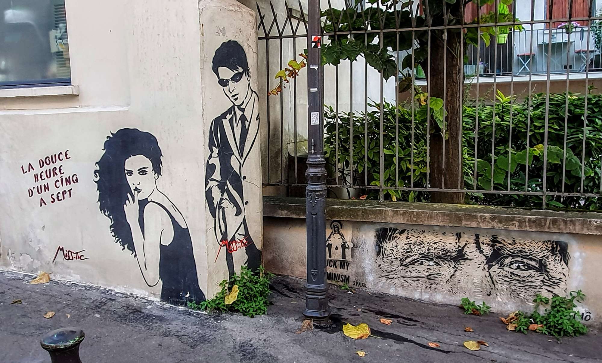 
								Street-art graffiti fresque 
								Miss.Tic, N&ocirc; 
									9 Passage Sigaud
									75013
									Paris
									France 
									Pat Finder
								Street-Art-Safari.com
								