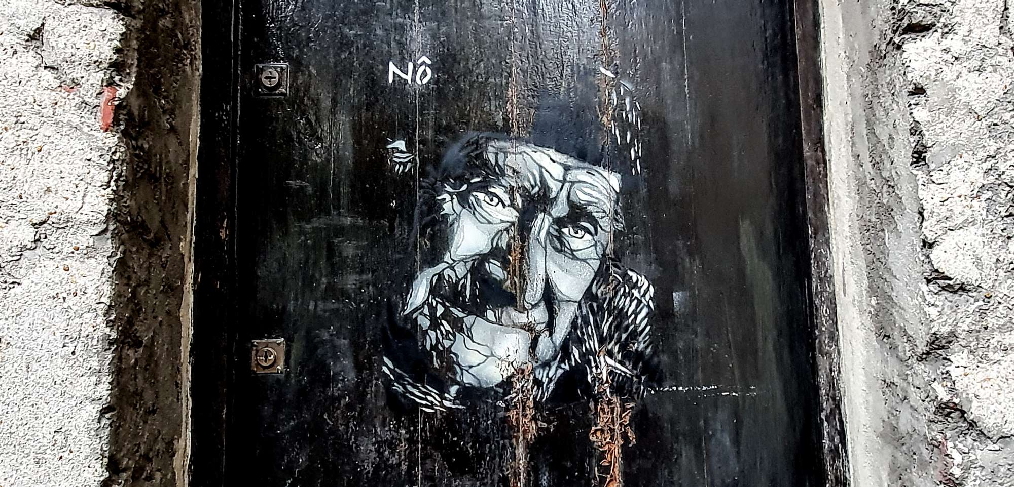 
								Street-art graffiti fresque 
								N&ocirc; 
									13a Rue Barrault
									75013
									Paris
									France 
									Pat Finder
								Street-Art-Safari.com
								