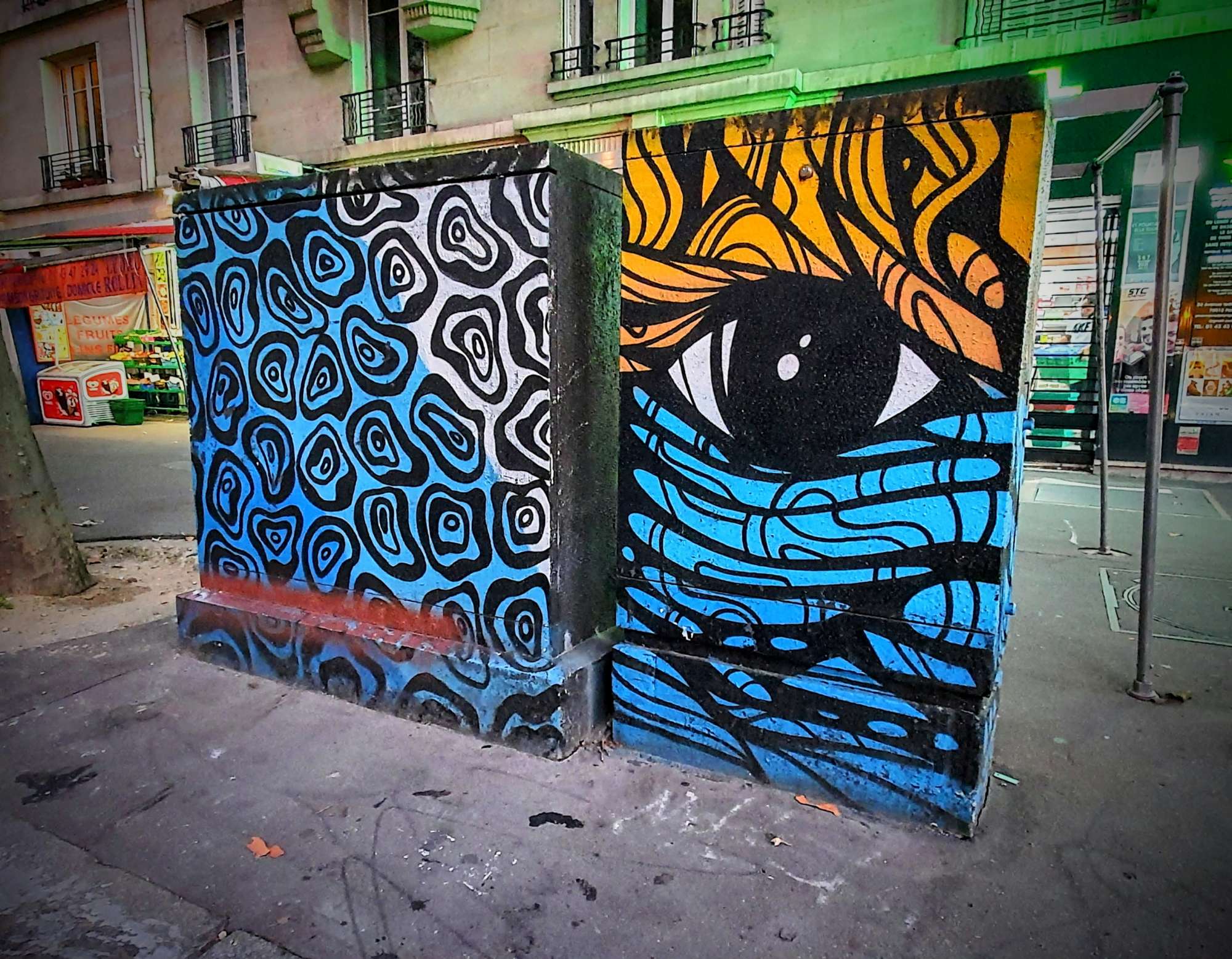 
								Street-art graffiti fresque 
								 
									24 Avenue Ledru Rollin
									75012
									Paris
									France 
									Pat Finder
								Street-Art-Safari.com
								