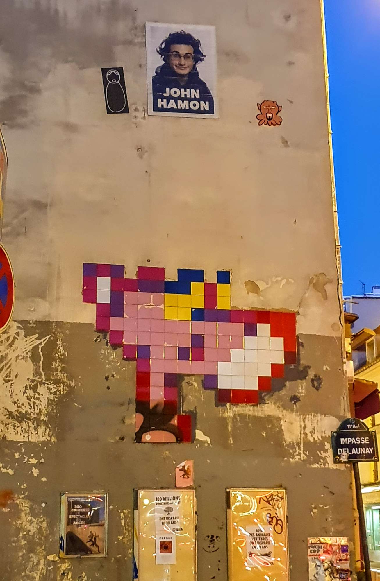 
								Street-art graffiti fresque 
								 
									123 Rue de Charonne
									75011
									Paris
									France 
									Pat Finder
								Street-Art-Safari.com
								