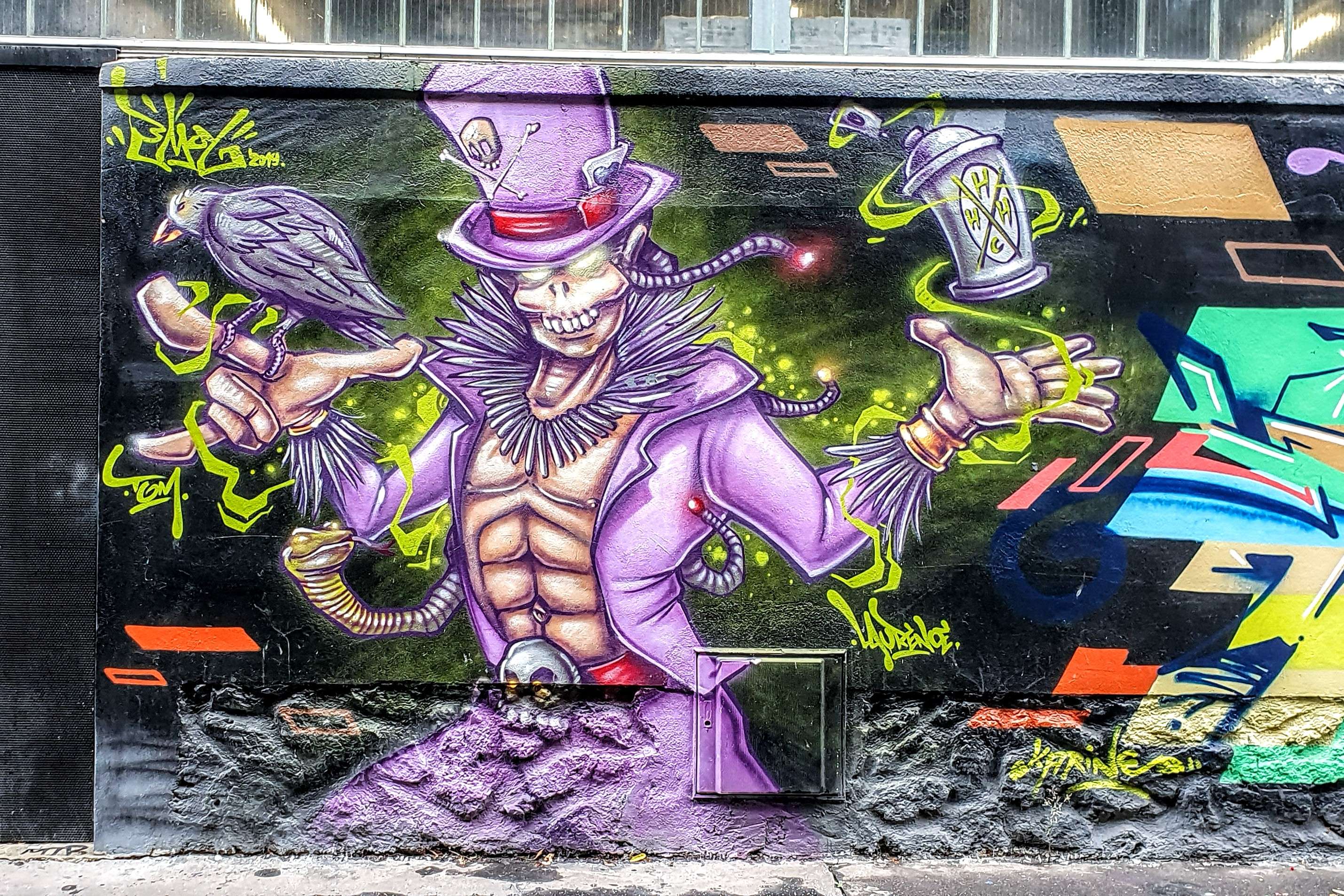 
								Street-art graffiti fresque 
								 
									130 Rue d'Aubervilliers
									75019
									Paris
									France 
									Pat Finder
								Street-Art-Safari.com
								