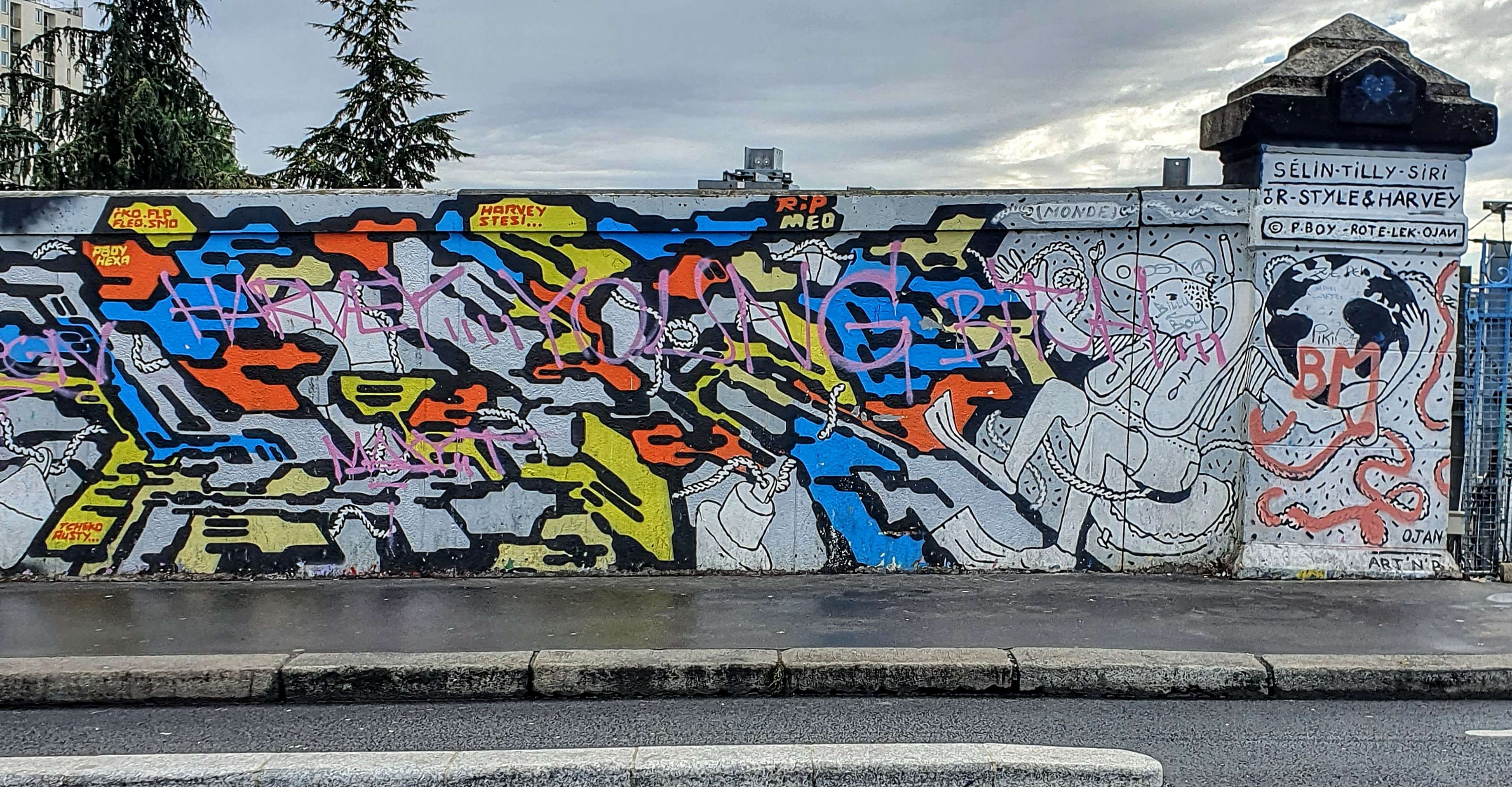 
								Street-art graffiti fresque 
								 
									66 Rue Riquet
									75019
									Paris
									France 
									Pat Finder
								Street-Art-Safari.com
								