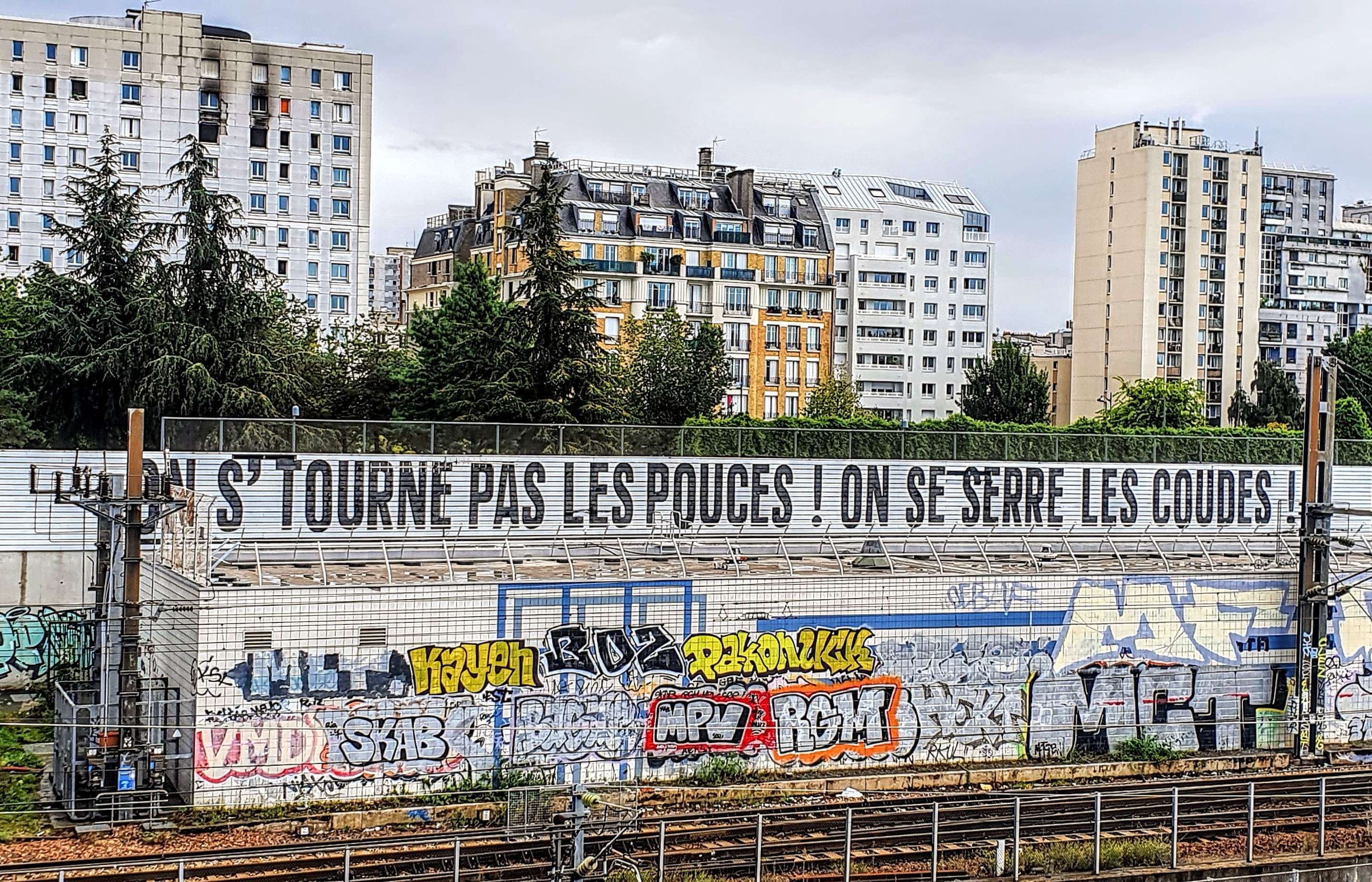 
								Street-art graffiti fresque 
								 
									66 Rue Riquet
									75019
									Paris
									France 
									Pat Finder
								Street-Art-Safari.com
								