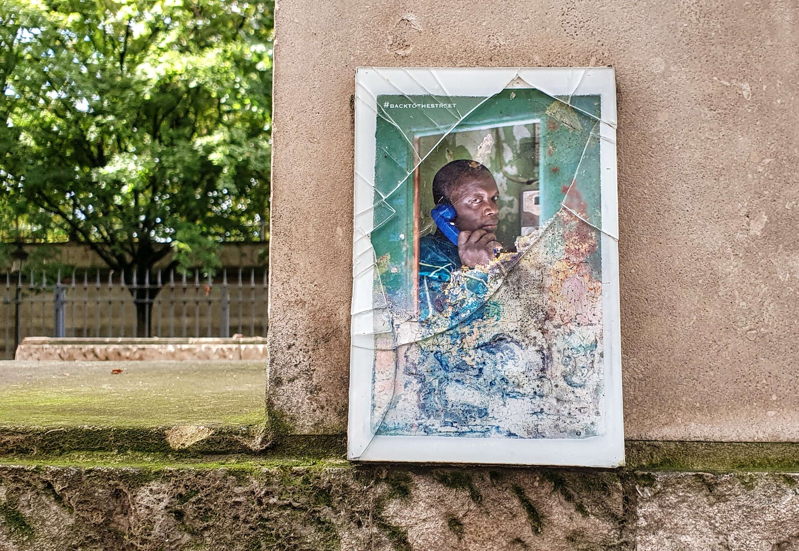 
								Street-art graffiti fresque 
								BackToTheStreet 
									6 Quai de la Loire
									75019
									Paris
									France 
									Pat Finder
								Street-Art-Safari.com
								