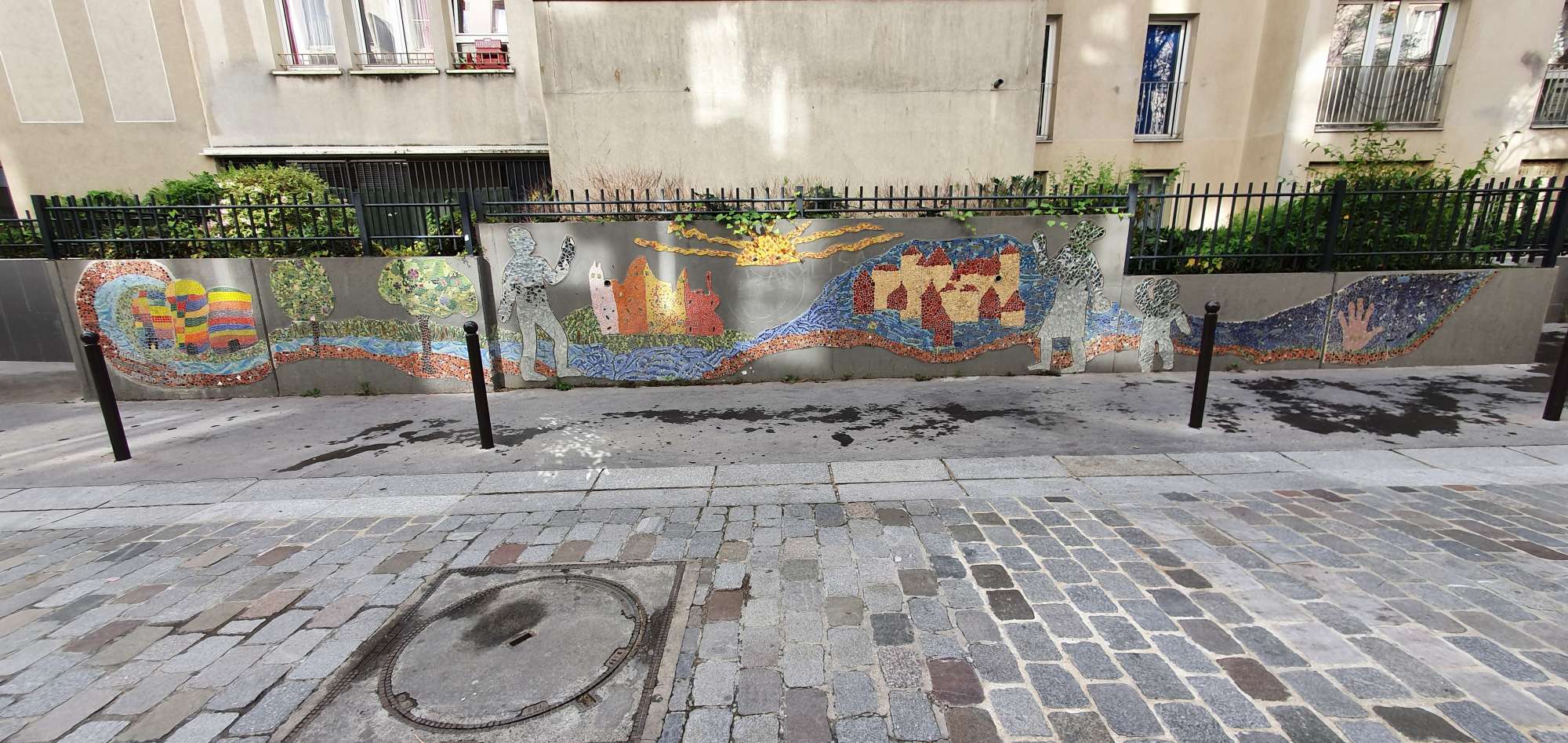 
								Street-art graffiti fresque 
								 
									8 Rue Robert-Houdin
									75011
									Paris
									France 
									Pat Finder
								Street-Art-Safari.com
								