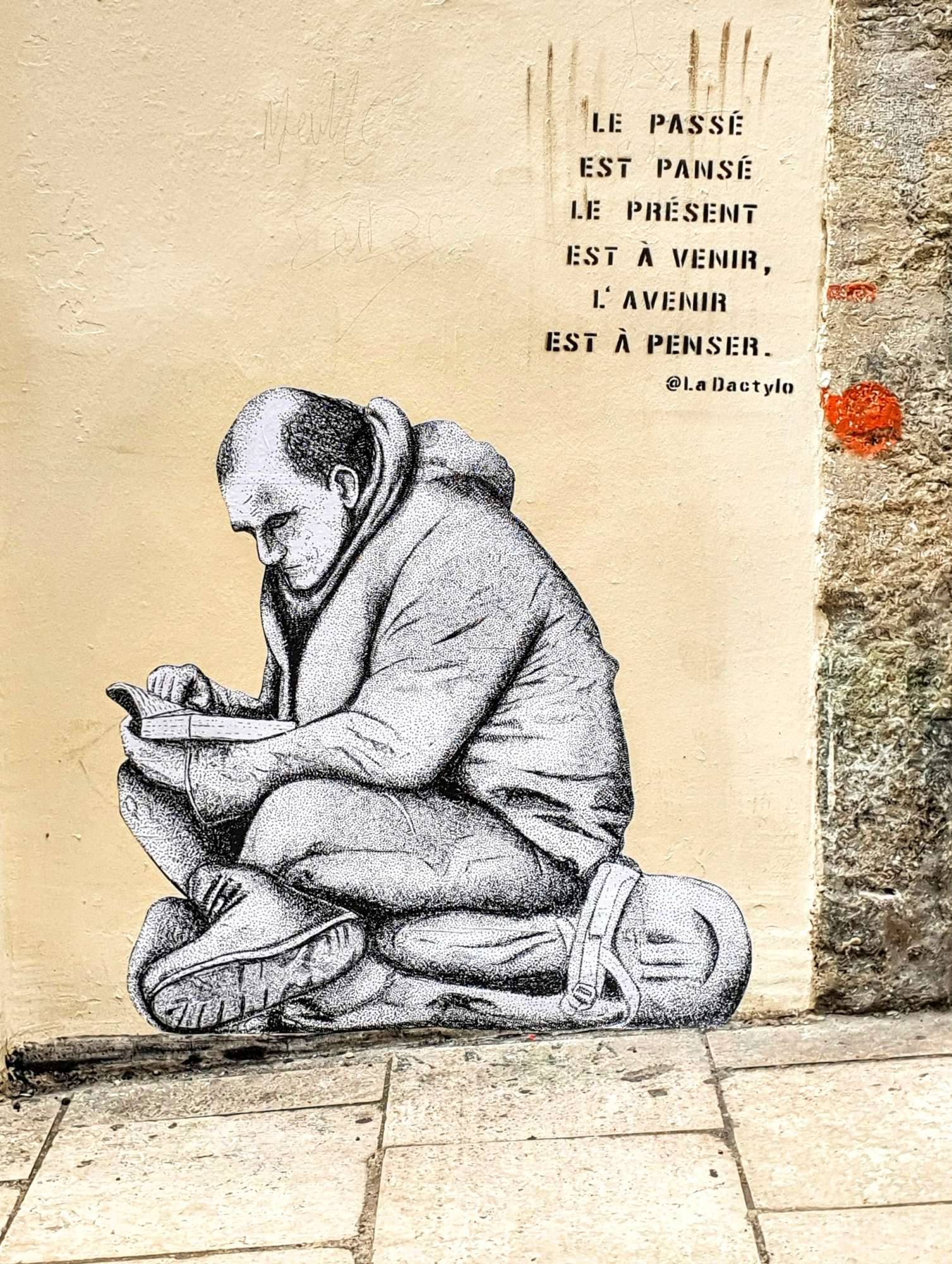 
								Street-art graffiti fresque 
								Ja&euml;raymie, La Dactylo 
									1 Rue de l'Abb&eacute; Rozier
									69001
									Lyon
									France 
									Pat Finder
								Street-Art-Safari.com
								