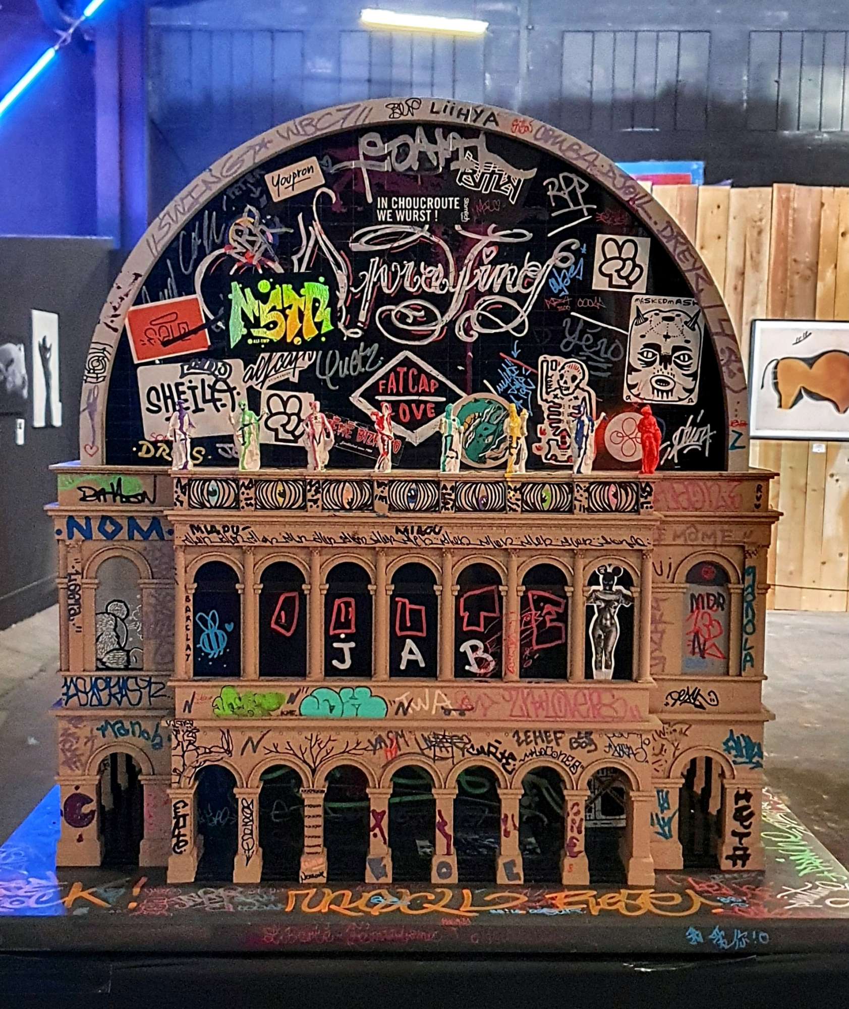 
								Street-art graffiti fresque 
								MaskedMask 
									43 Avenue Debourg
									69007
									Lyon
									France 
									Pat Finder
								Street-Art-Safari.com
								