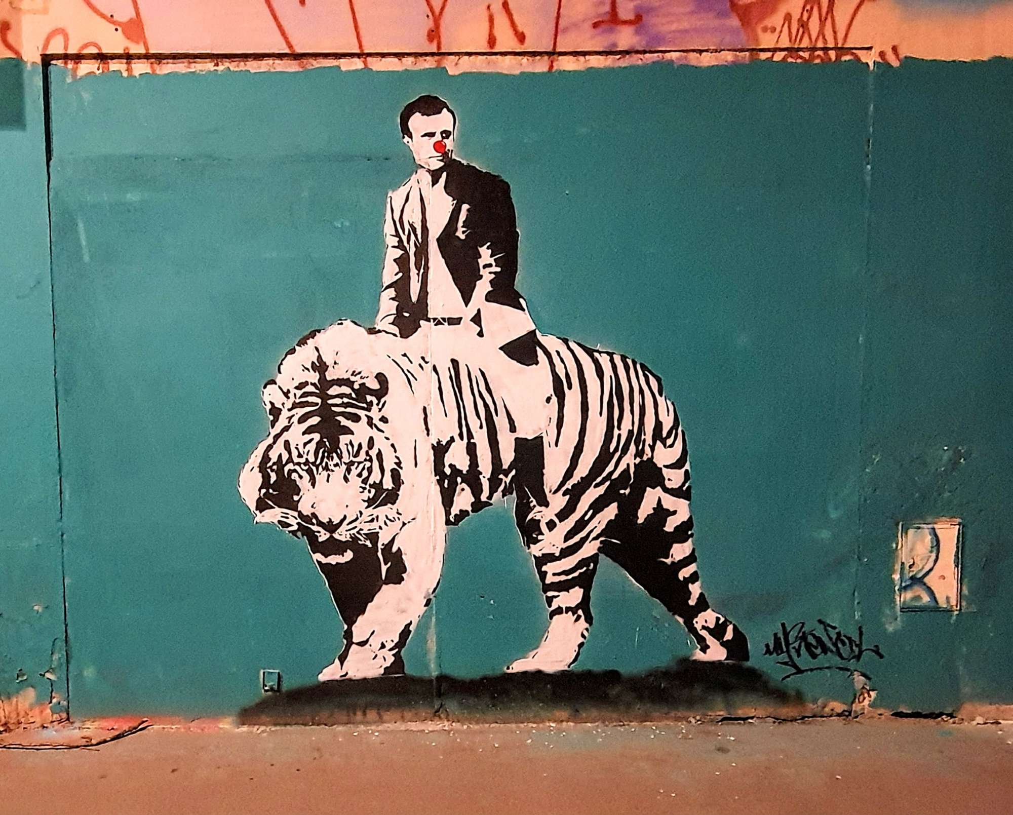 
								Street-art graffiti fresque 
								MyStencil 
									41 Avenue Debourg
									69007
									Lyon
									France 
									Pat Finder
								Street-Art-Safari.com
								