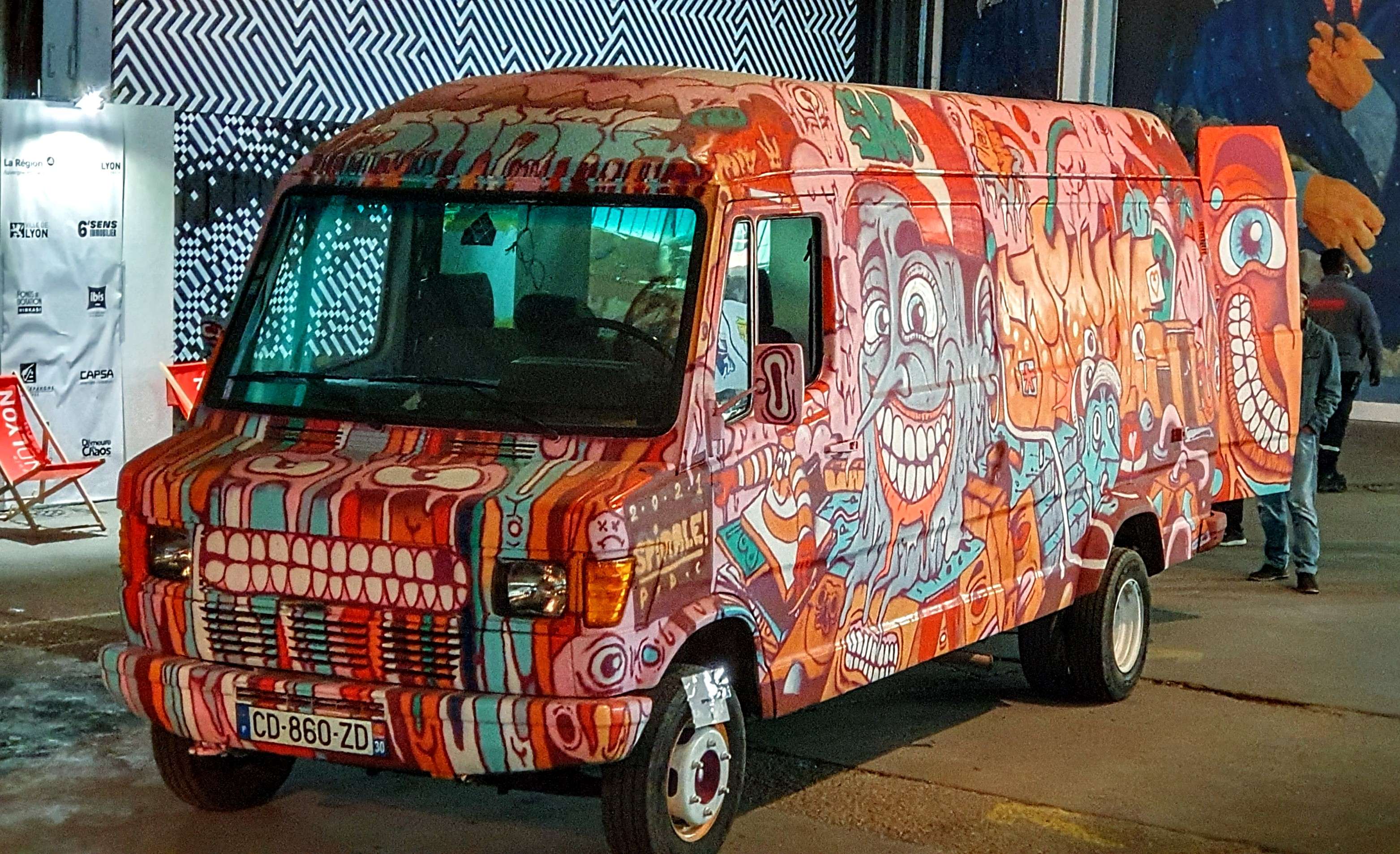 
								Street-art graffiti fresque 
								Spirale 
									39 Avenue Debourg
									69007
									Lyon
									France 
									Pat Finder
								Street-Art-Safari.com
								