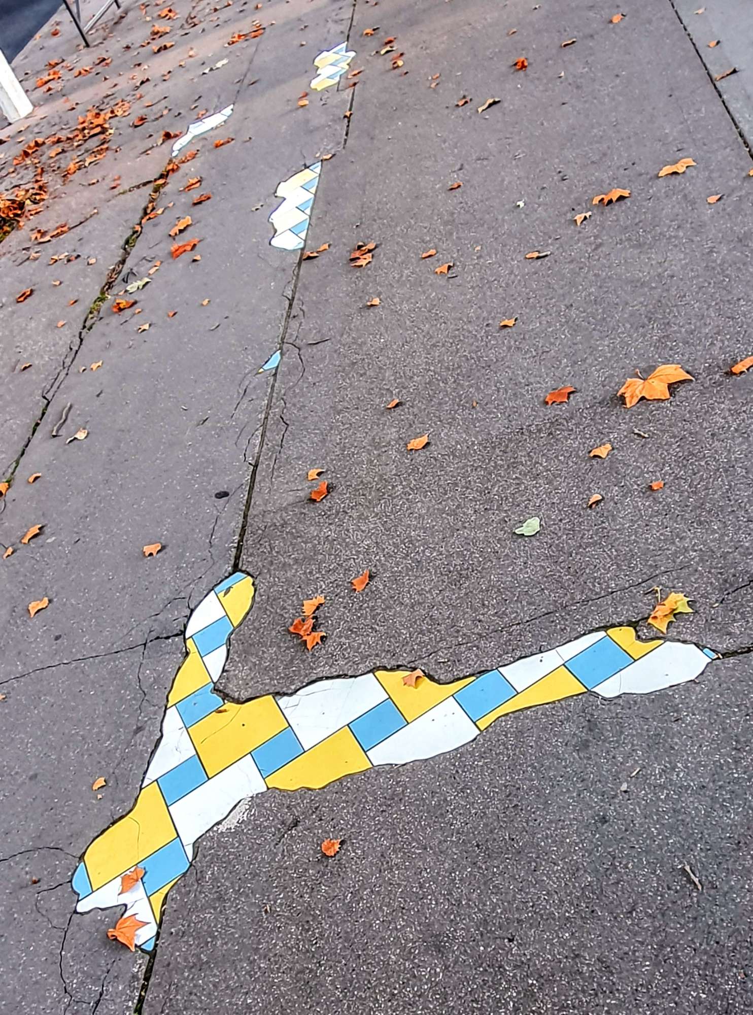 
								Street-art graffiti fresque 
								Ememem 
									32bis Quai Arloing
									69009
									Lyon
									France 
									Pat Finder
								Street-Art-Safari.com
								