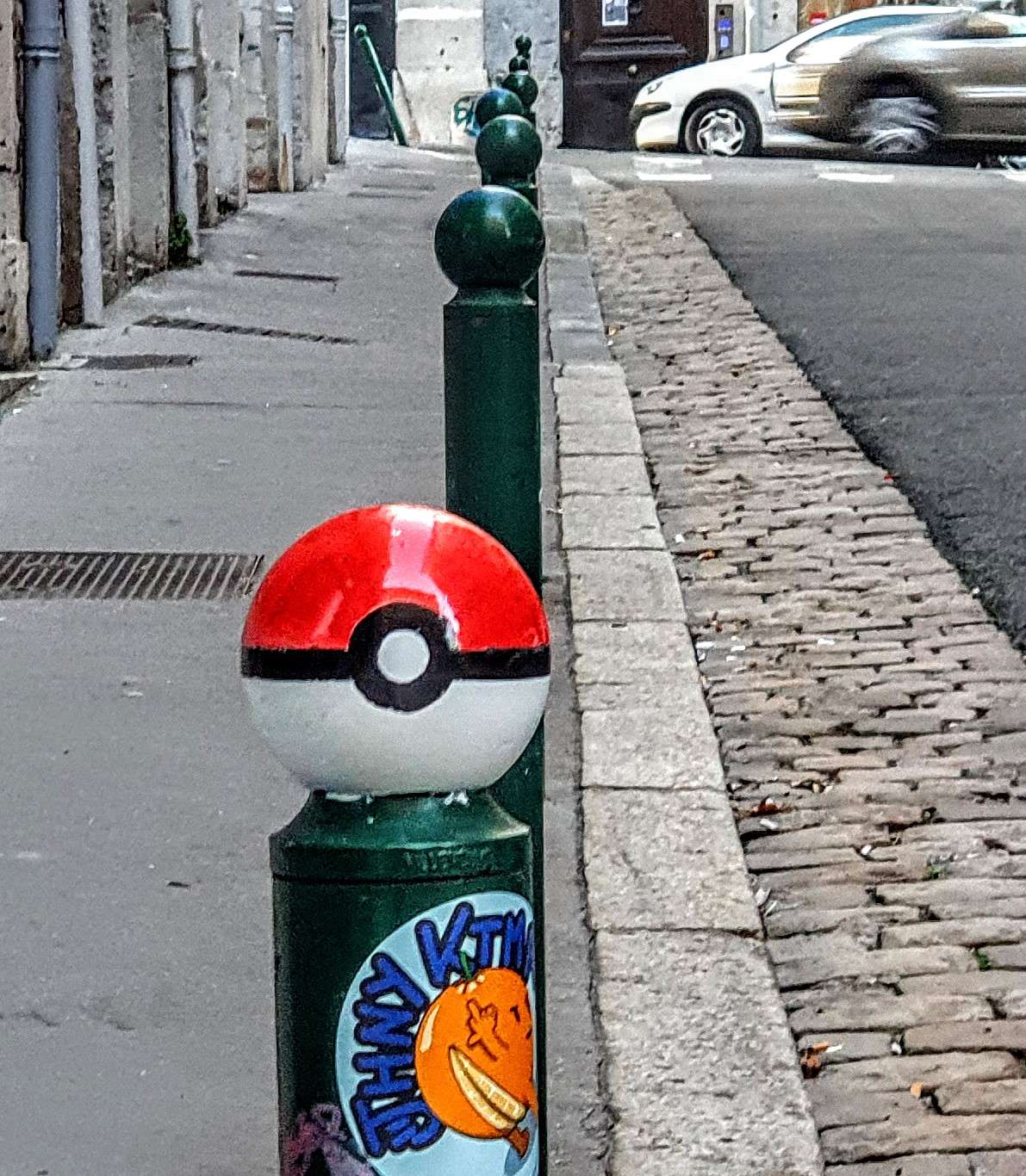 
								Street-art graffiti fresque 
								 
									32 Rue des Tables Claudiennes
									69001
									Lyon
									France 
									Pat Finder
								Street-Art-Safari.com
								