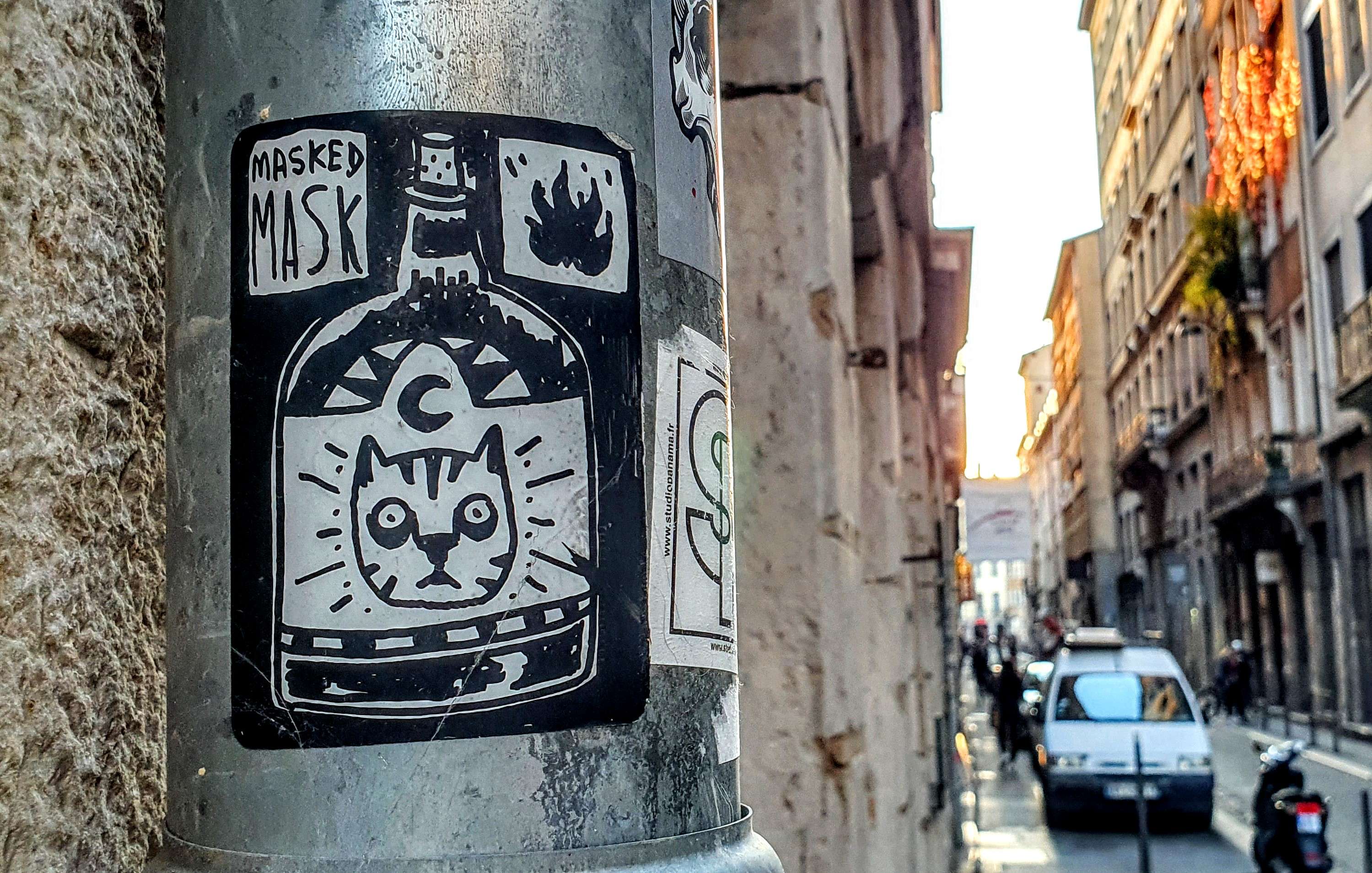 
								Street-art graffiti fresque 
								MaskedMask 
									20 Rue Ren&eacute; Leynaud
									69001
									Lyon
									France 
									Pat Finder
								Street-Art-Safari.com
								