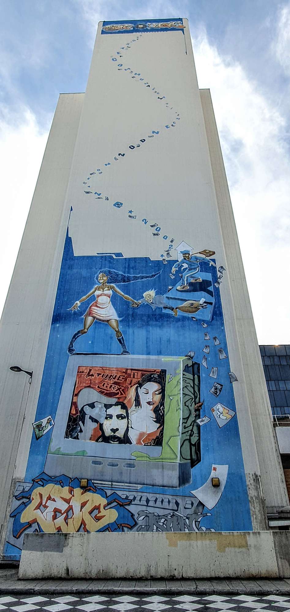 
								Street-art graffiti fresque 
								 
									8 Rue Beccaria
									38000
									Grenoble
									France 
									Pat Finder
								Street-Art-Safari.com
								