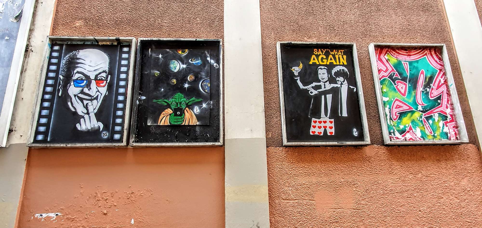 
								Street-art graffiti fresque 
								 
									1 Rue Expilly
									38000
									Grenoble
									France 
									Pat Finder
								Street-Art-Safari.com
								