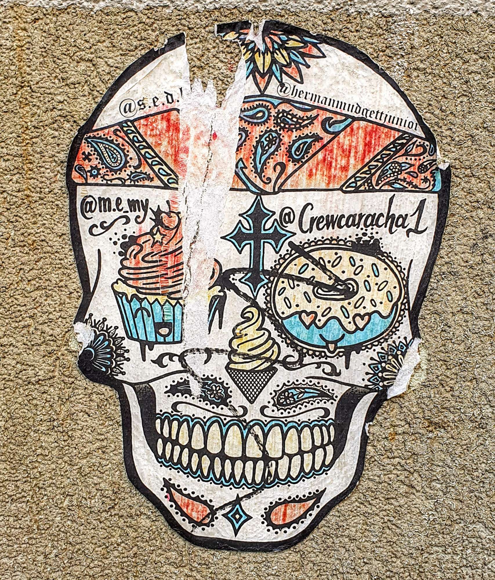 
								Street-art graffiti fresque 
								Crew Caracha, Sedlex 
									14 Rue des Bergers
									38000
									Grenoble
									France 
									Pat Finder
								Street-Art-Safari.com
								