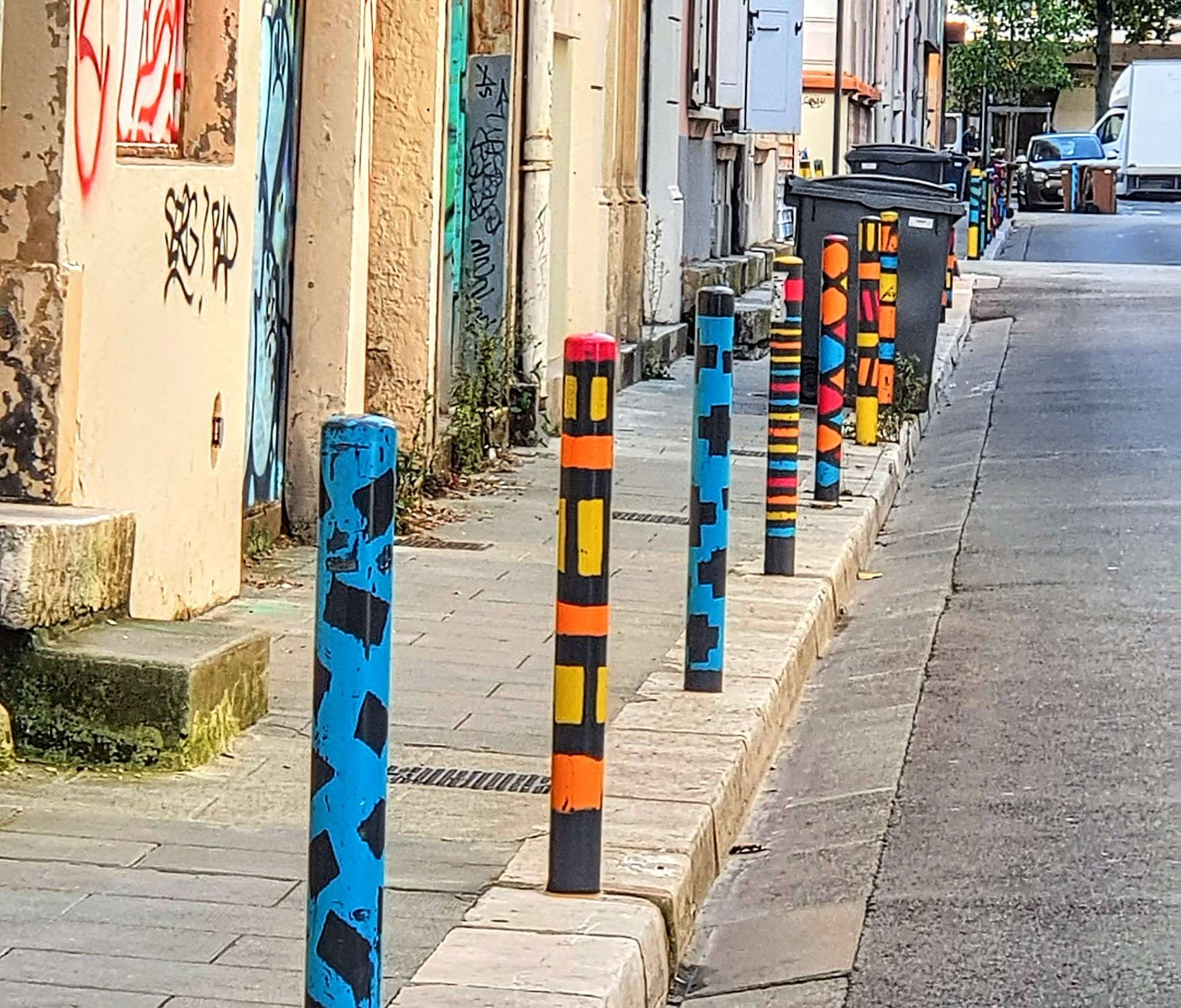 
								Street-art graffiti fresque 
								 
									32 Rue Gabriel P&eacute;ri
									38000
									Grenoble
									France 
									Pat Finder
								Street-Art-Safari.com
								