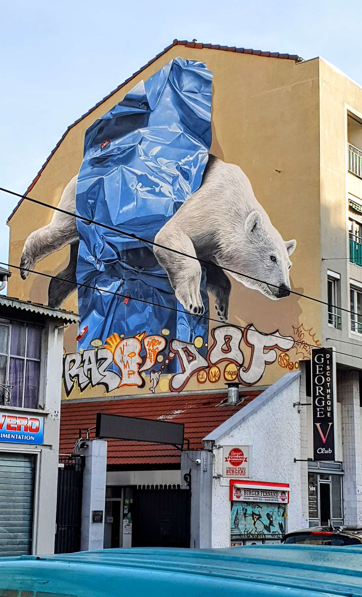 
								Street-art graffiti fresque 
								Christian Rebecchi, Pablo Togni 
									124bis Cours Berriat
									38000
									Grenoble
									France 
									Pat Finder
								Street-Art-Safari.com
								