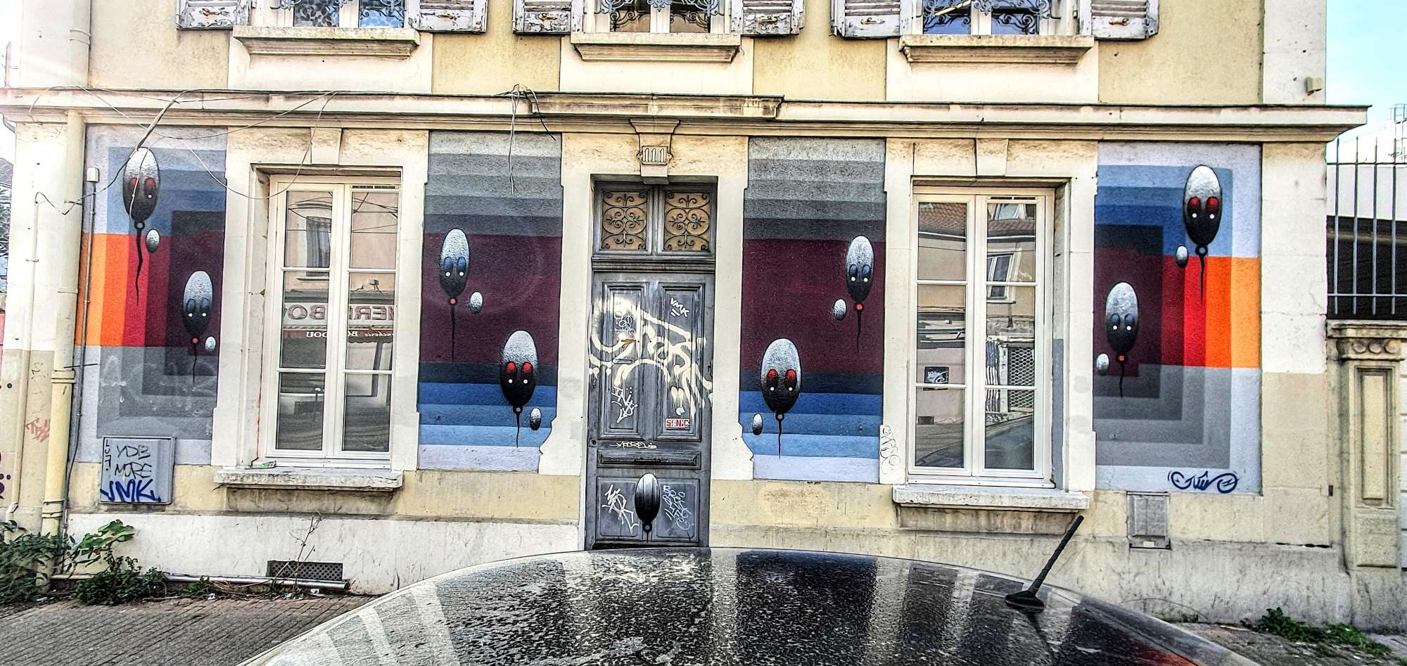 
								Street-art graffiti fresque 
								Juin 
									111 Cours Berriat
									38000
									Grenoble
									France 
									Pat Finder
								Street-Art-Safari.com
								