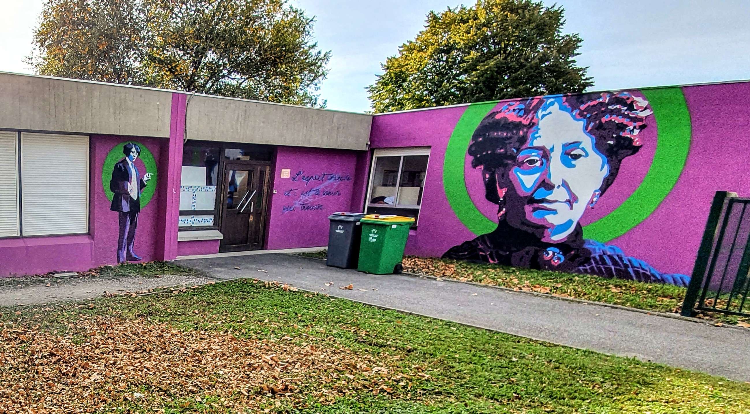 
								Street-art graffiti fresque 
								M4U 
									10 Boulevard Joliot Curie
									38600
									Fontaine
									France 
									Pat Finder
								Street-Art-Safari.com
								