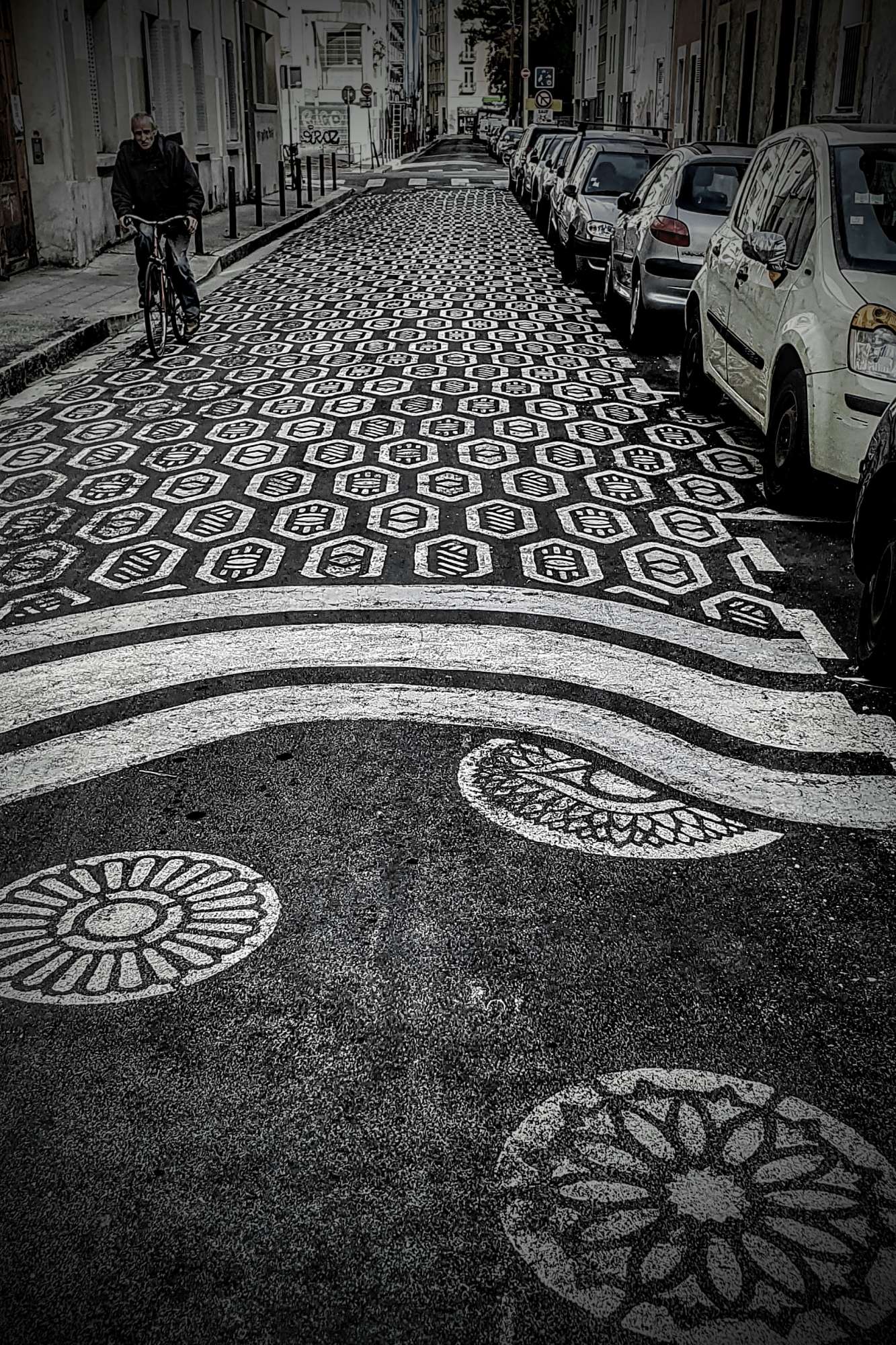 
								Street-art graffiti fresque 
								 
									15 Rue du Drac
									38000
									Grenoble
									France 
									Pat Finder
								Street-Art-Safari.com
								