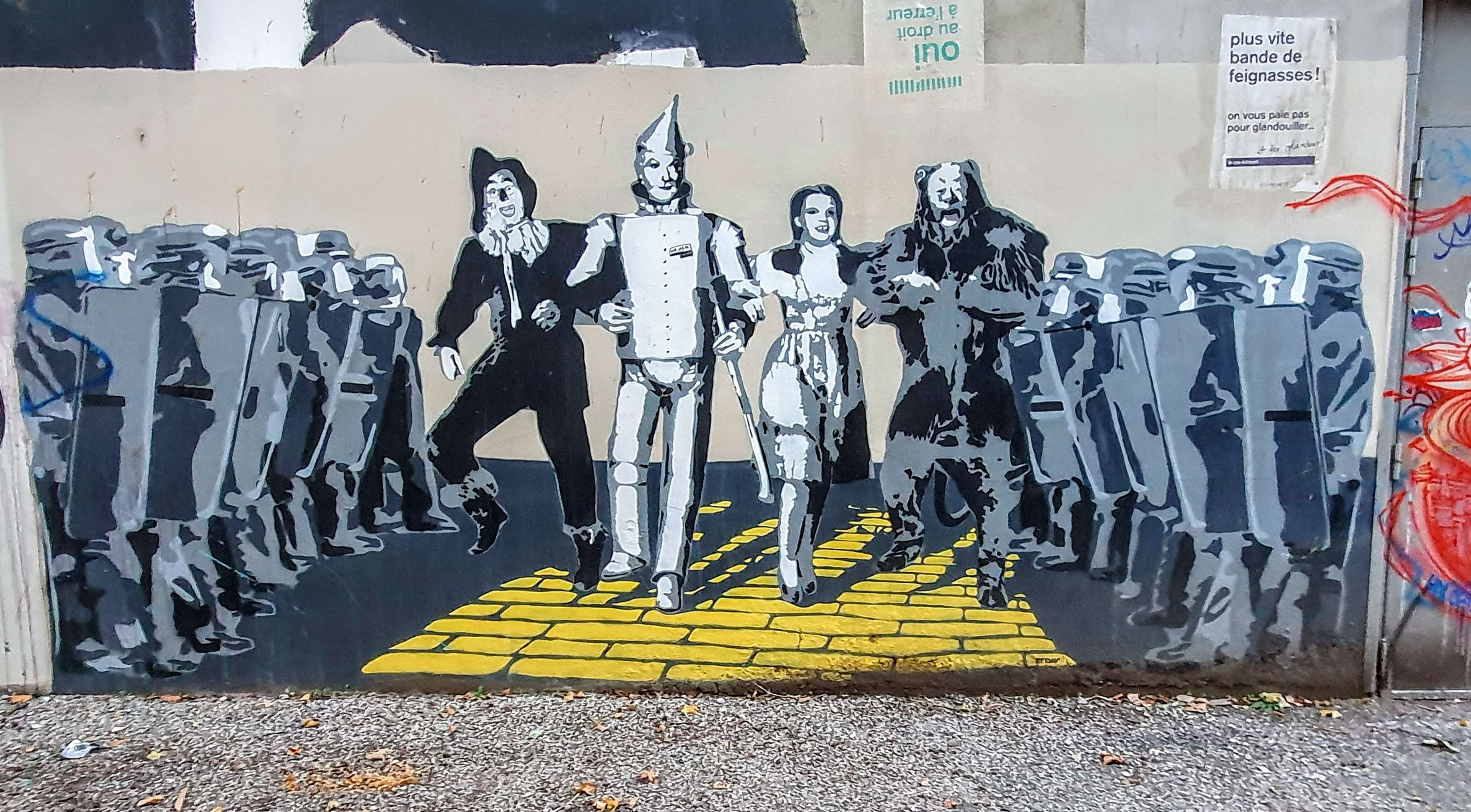 
								Street-art graffiti fresque 
								 
									3 Rue Fran&ccedil;ois Raoult
									38000
									Grenoble
									France 
									Pat Finder
								Street-Art-Safari.com
								