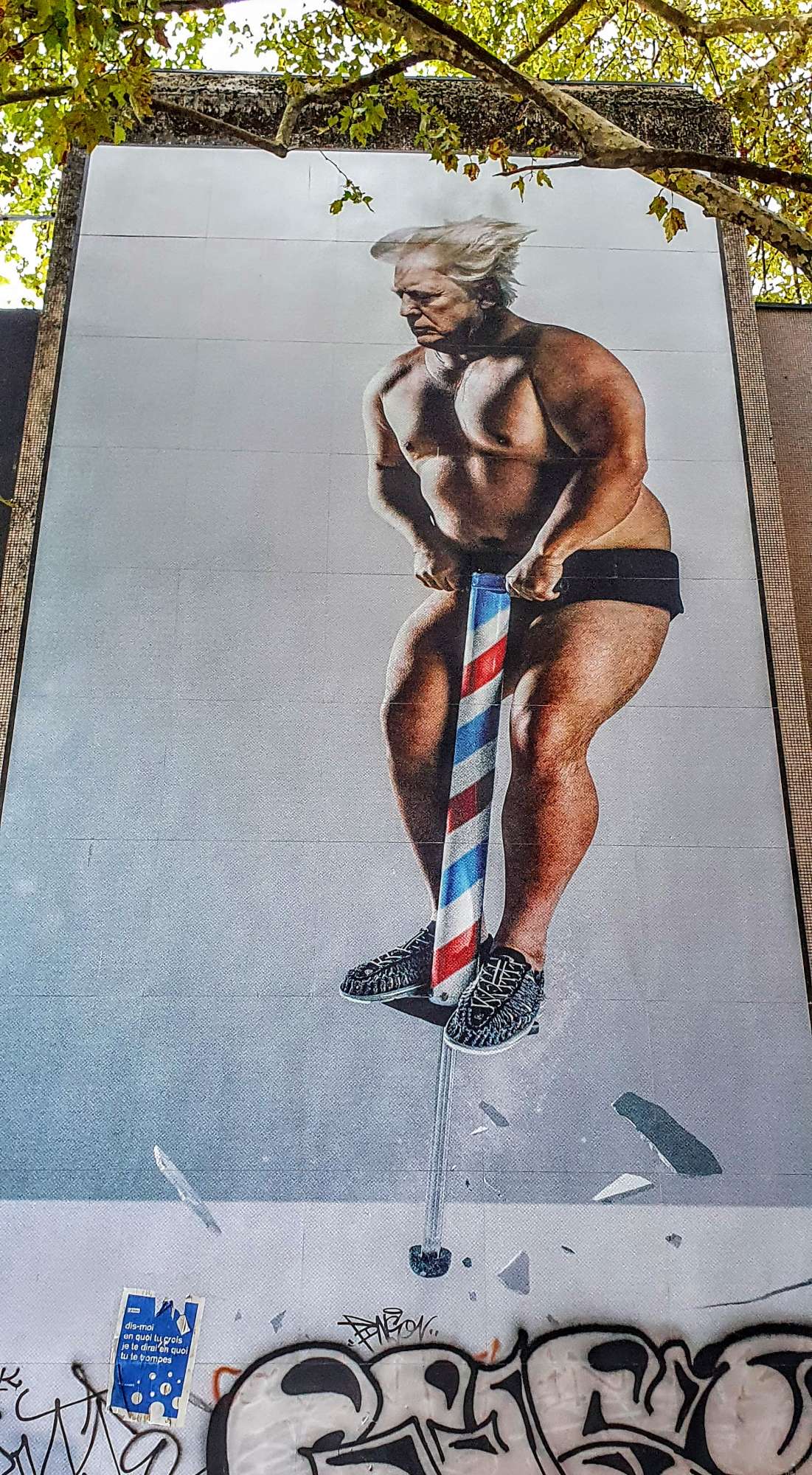 
								Street-art graffiti fresque 
								 
									7 Rue Fran&ccedil;ois Raoult
									38000
									Grenoble
									France 
									Pat Finder
								Street-Art-Safari.com
								