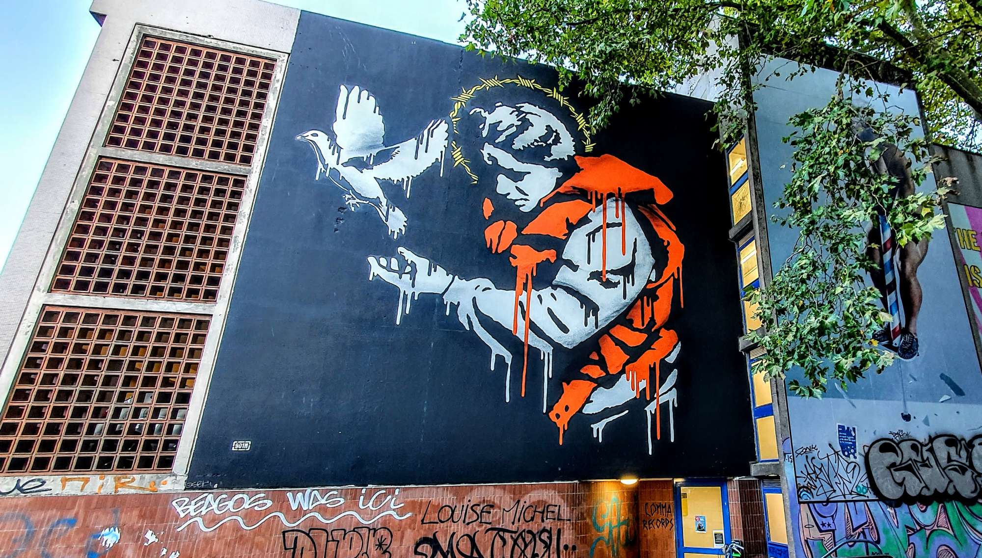 
								Street-art graffiti fresque 
								Goin Art 
									3 Rue Fran&ccedil;ois Raoult
									38000
									Grenoble
									France 
									Pat Finder
								Street-Art-Safari.com
								