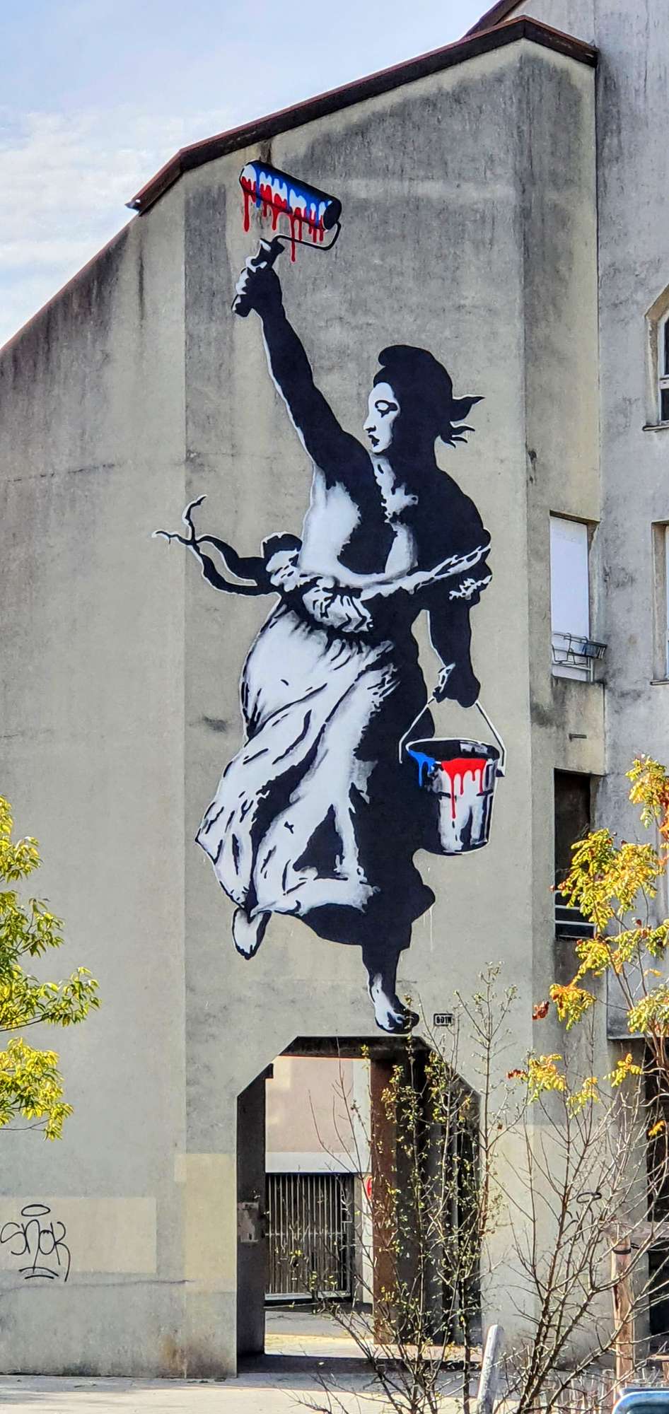 
								Street-art graffiti fresque 
								Goin Art 
									13 Place de la R&eacute;publique
									38400
									Saint-Martin-d'H&egrave;res
									France 
									Pat Finder
								Street-Art-Safari.com
								