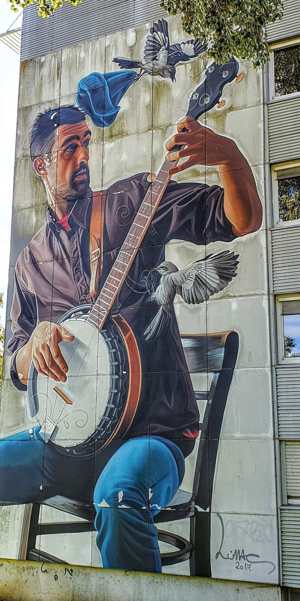 
								Street-art graffiti fresque 
								Lonac 
									7 Rue Marcel Pagnol
									38400
									Saint-Martin-d'H&egrave;res
									France 
									Pat Finder
								Street-Art-Safari.com
								