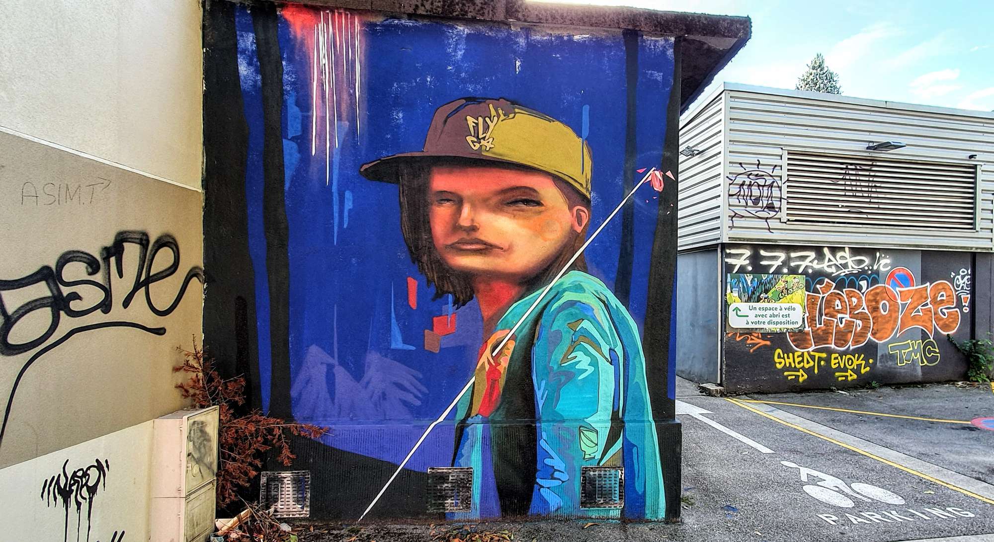 
								Street-art graffiti fresque 
								Ekis 
									4 Avenue Gabriel P&eacute;ri
									38400
									Saint-Martin-d'H&egrave;res
									France 
									Pat Finder
								Street-Art-Safari.com
								