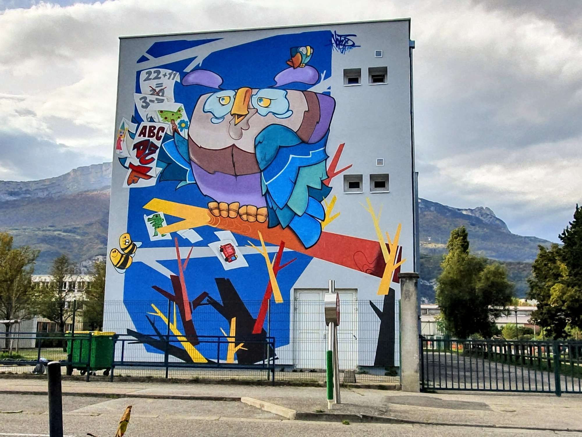 
								Street-art graffiti fresque 
								Votour 
									20 Rue du Docteur Valois
									38800
									Le Pont-de-Claix
									France 
									Pat Finder
								Street-Art-Safari.com
								