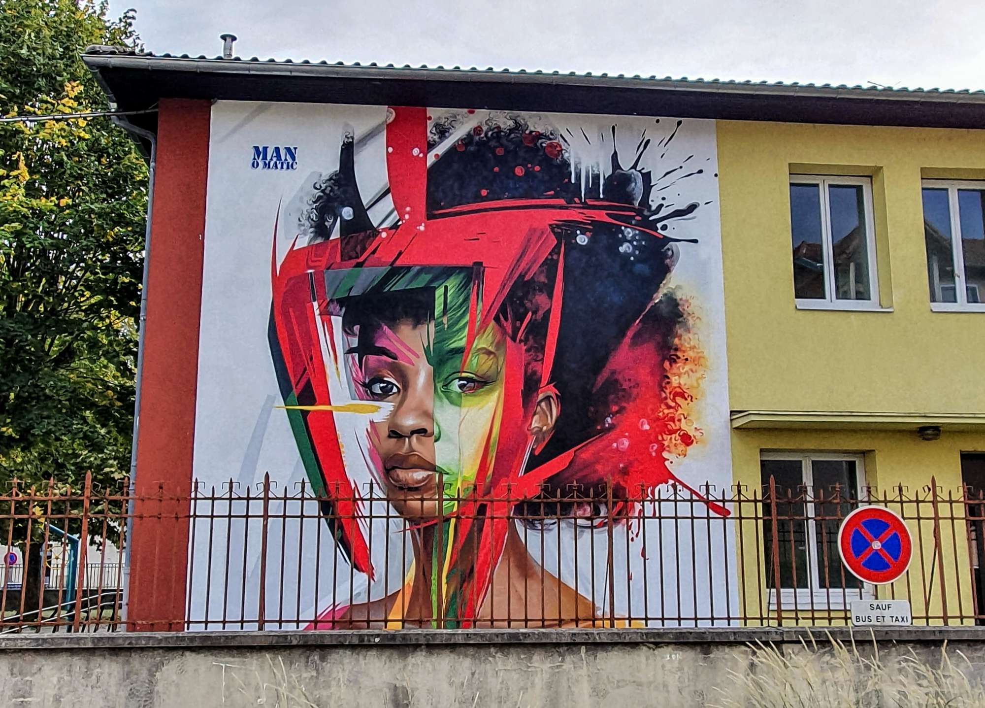 
								Street-art graffiti fresque 
								Manomatic 
									5 Rue Beno&icirc;t Jay
									38800
									Le Pont-de-Claix
									France 
									Pat Finder
								Street-Art-Safari.com
								