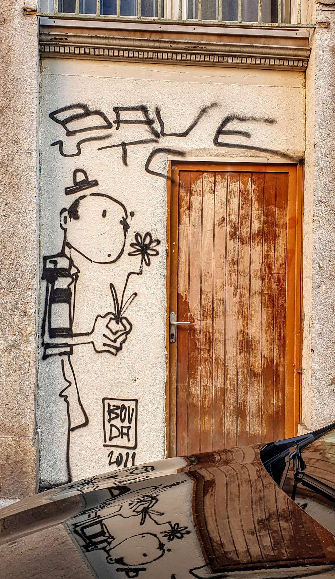 
								Street-art graffiti fresque 
								Bouda 
									1 Rue Diderot
									69001
									Lyon
									France 
									Pat Finder
								Street-Art-Safari.com
								