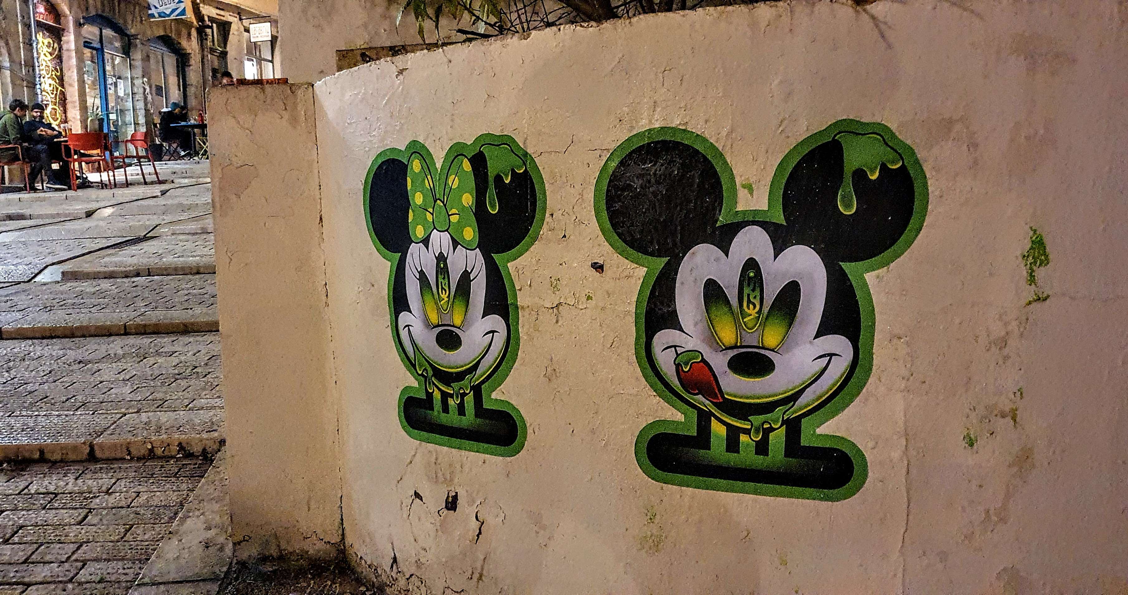 
								Street-art graffiti fresque 
								Verso 
									81 Mont&eacute;e de la Grande-C&ocirc;te
									69001
									Lyon
									France 
									Pat Finder
								Street-Art-Safari.com
								